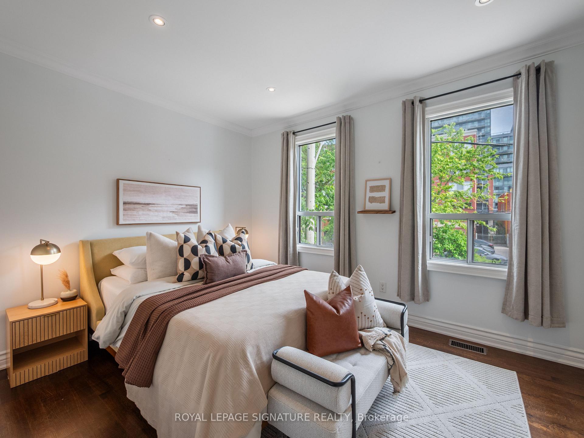 Photo 11 of 4 Whitaker Avenue, Toronto, Niagara — HOMEH