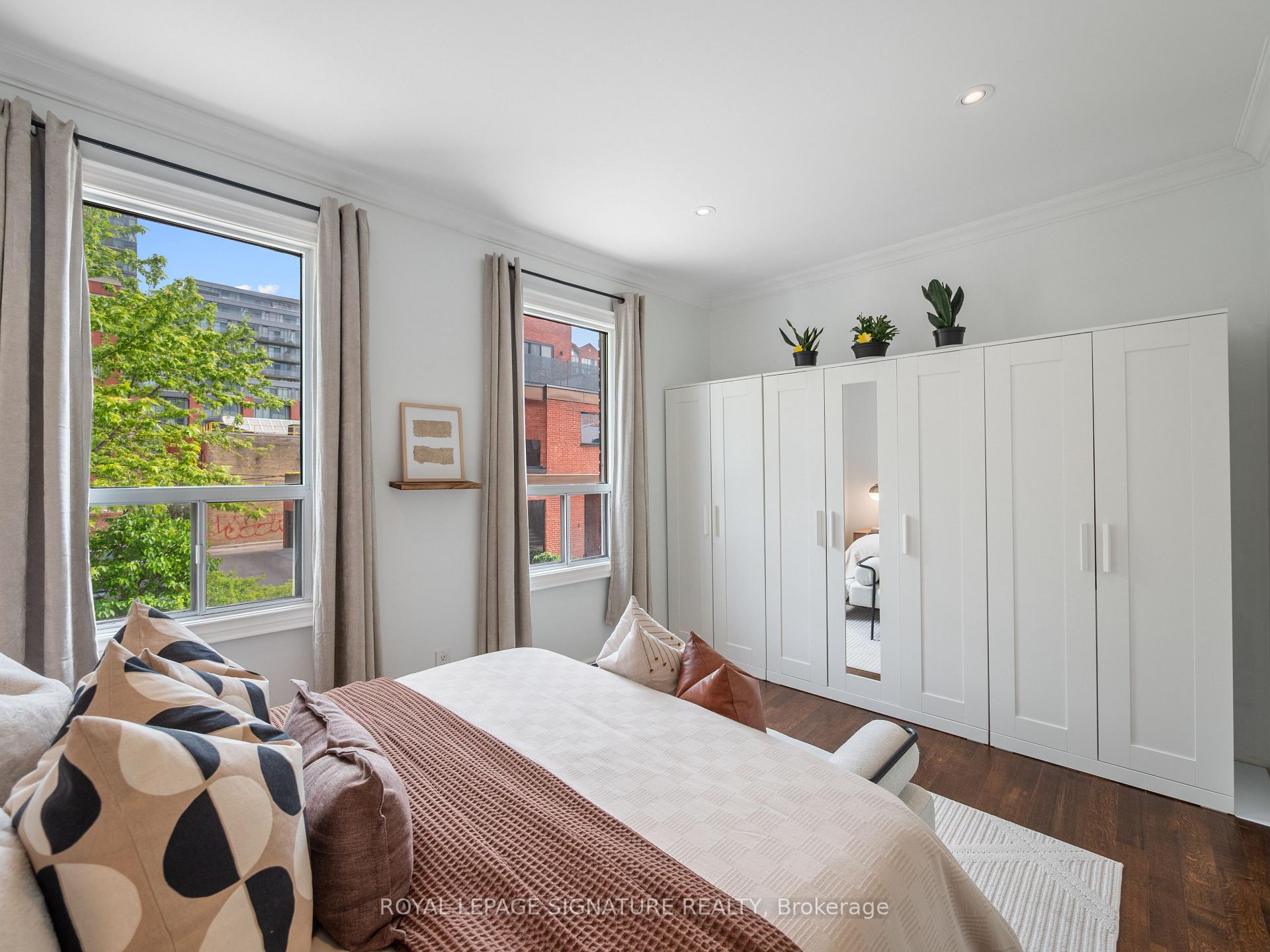 Photo 12 of 4 Whitaker Avenue, Toronto, Niagara — HOMEH