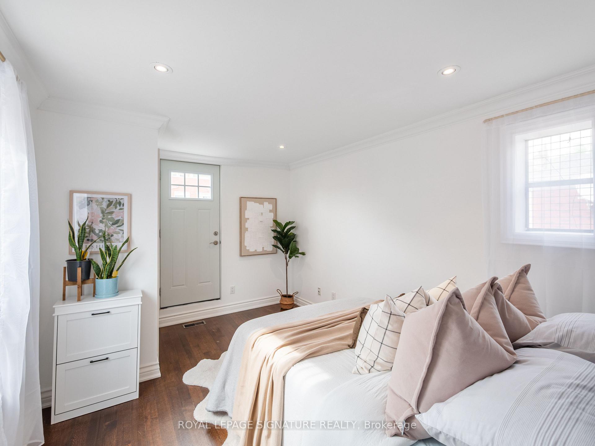 Photo 16 of 4 Whitaker Avenue, Toronto, Niagara — HOMEH