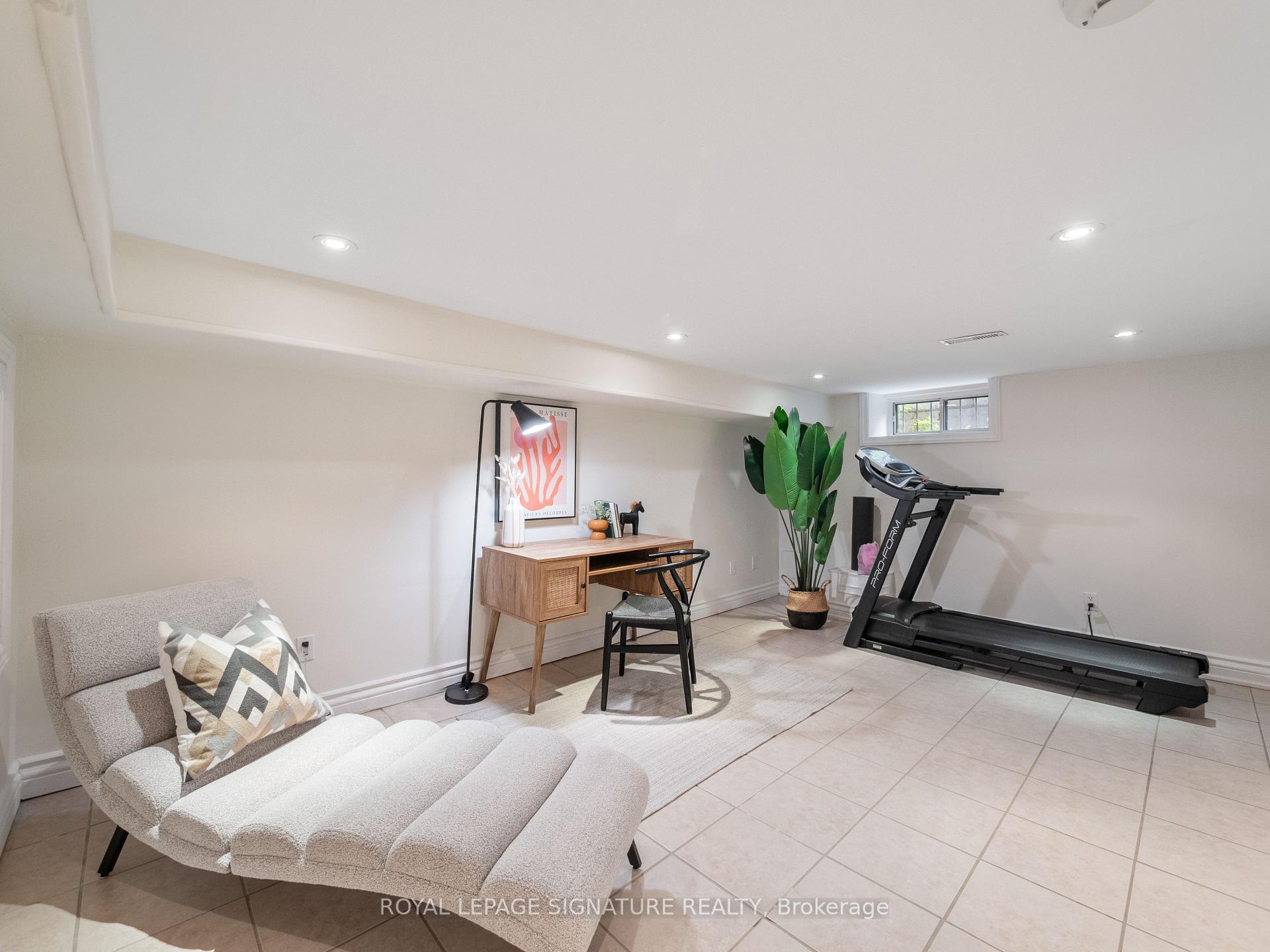 Photo 17 of 4 Whitaker Avenue, Toronto, Niagara — HOMEH
