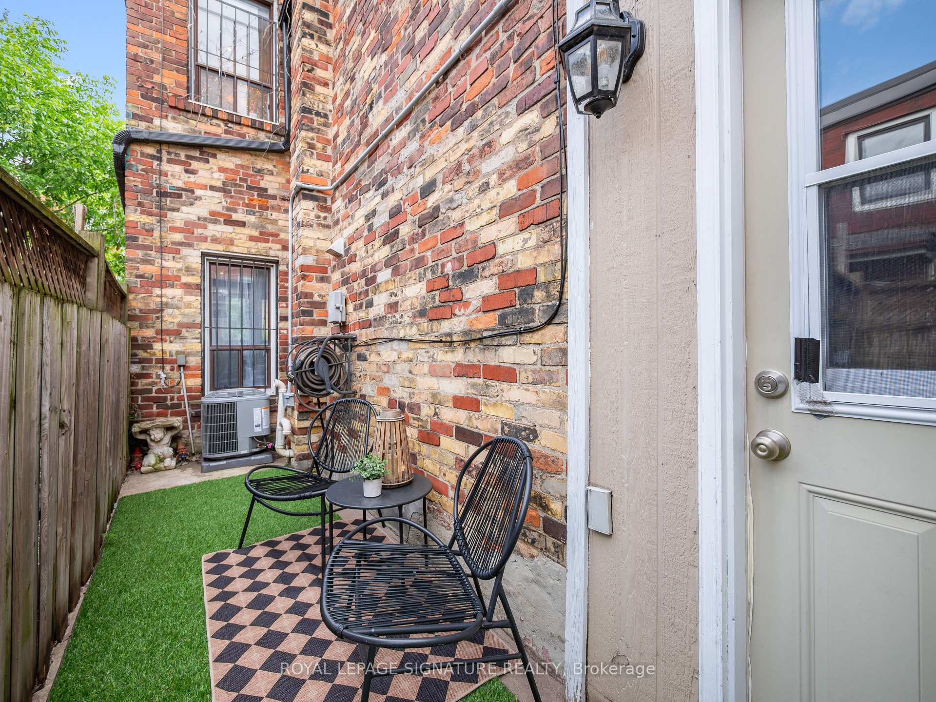 Photo 21 of 4 Whitaker Avenue, Toronto, Niagara — HOMEH