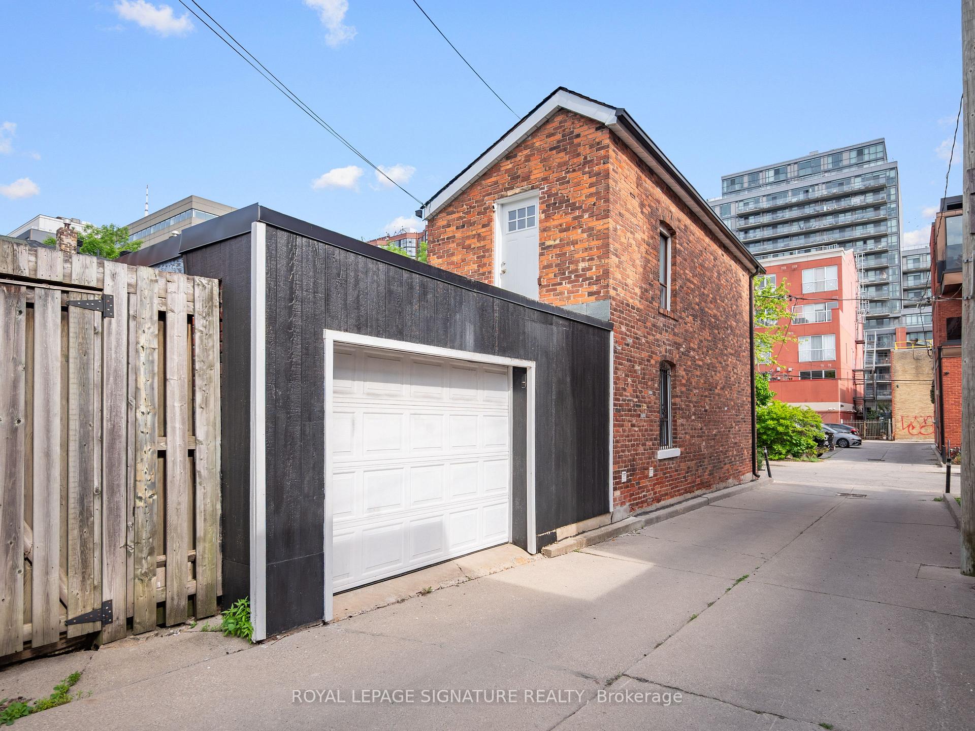 Photo 22 of 4 Whitaker Avenue, Toronto, Niagara — HOMEH