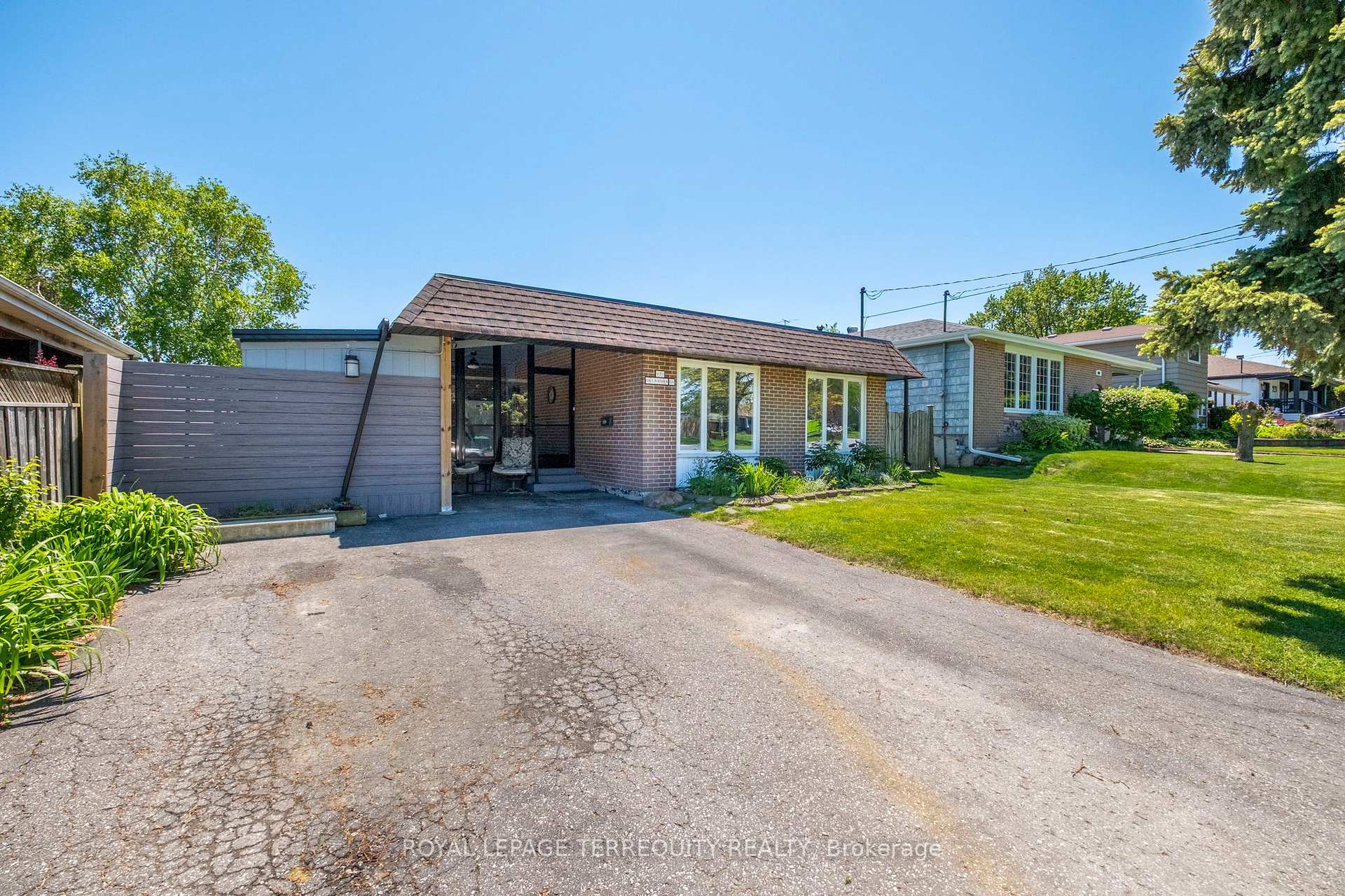 Photo 2 of 971 Oklahoma Drive, Pickering, West Shore — HOMEH
