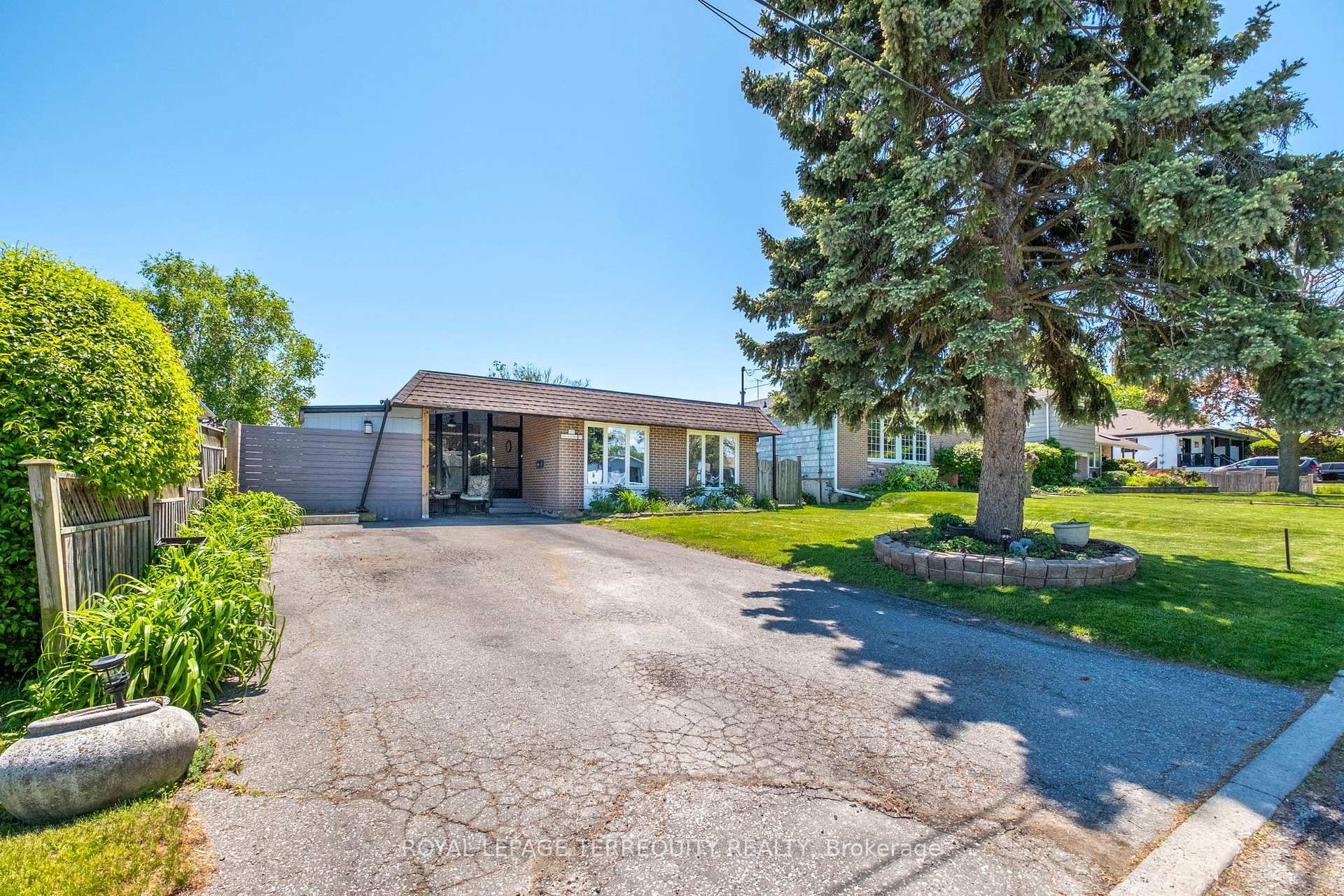 Photo 3 of 971 Oklahoma Drive, Pickering, West Shore — HOMEH
