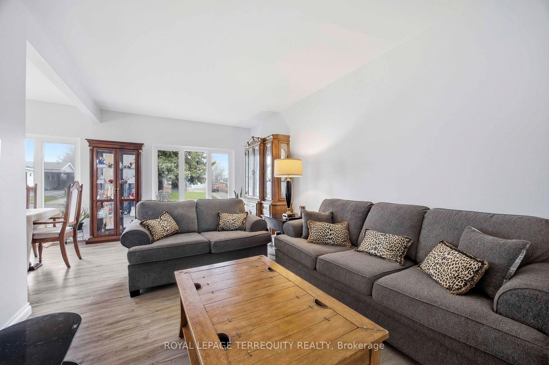 Photo 10 of 971 Oklahoma Drive, Pickering, West Shore — HOMEH