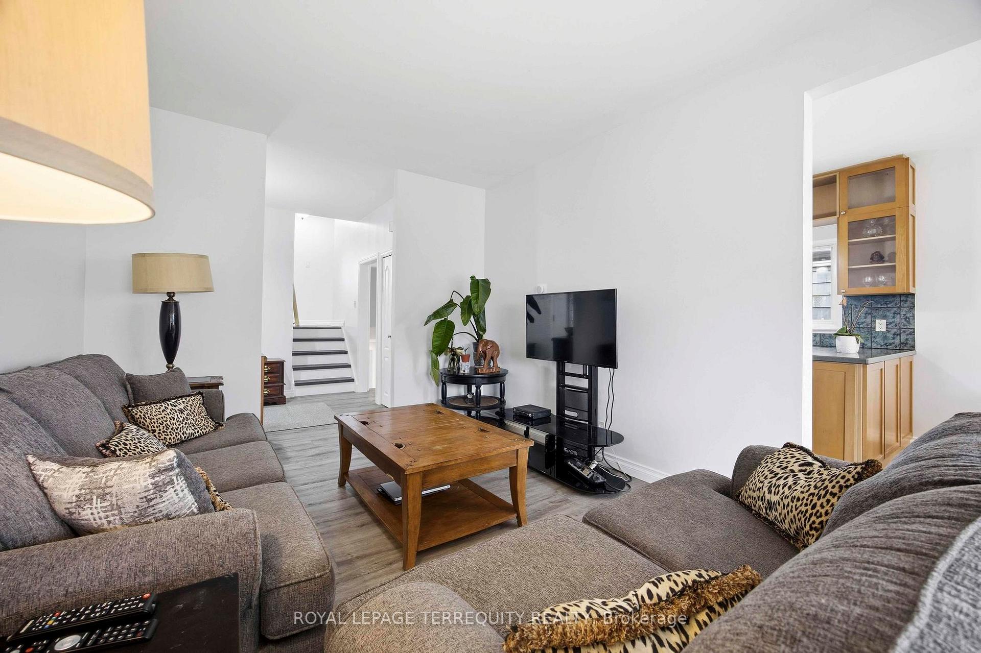 Photo 13 of 971 Oklahoma Drive, Pickering, West Shore — HOMEH