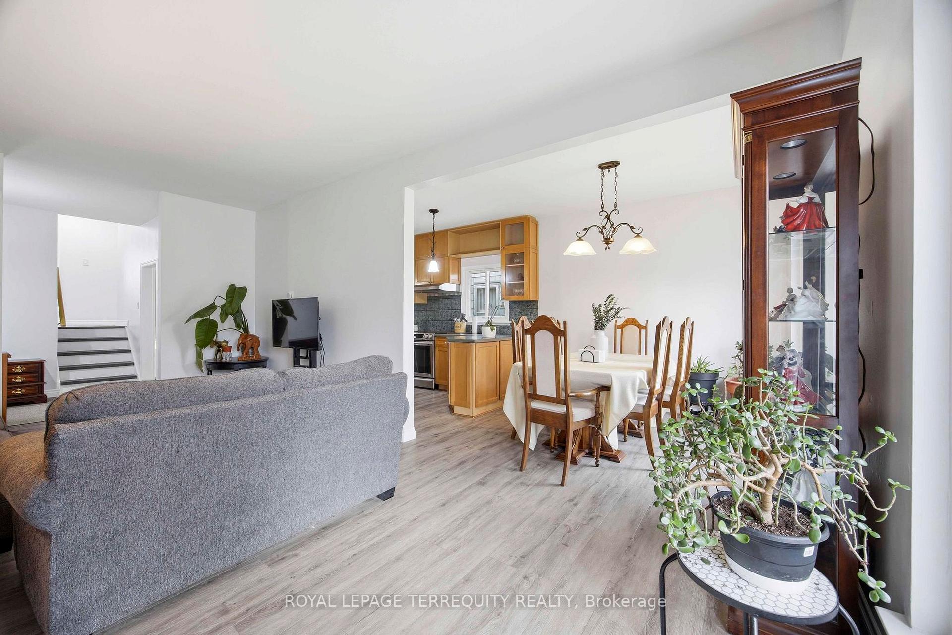 Photo 14 of 971 Oklahoma Drive, Pickering, West Shore — HOMEH