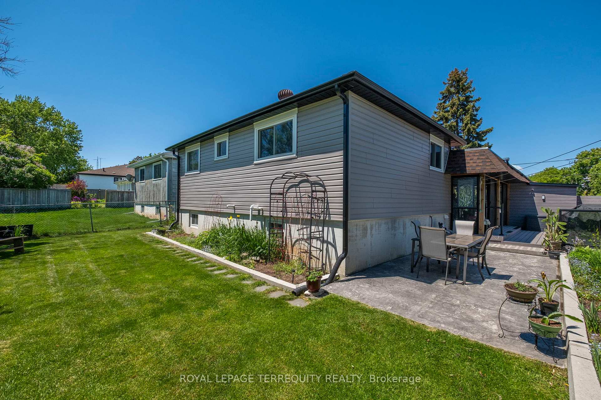 Photo 42 of 971 Oklahoma Drive, Pickering, West Shore — HOMEH