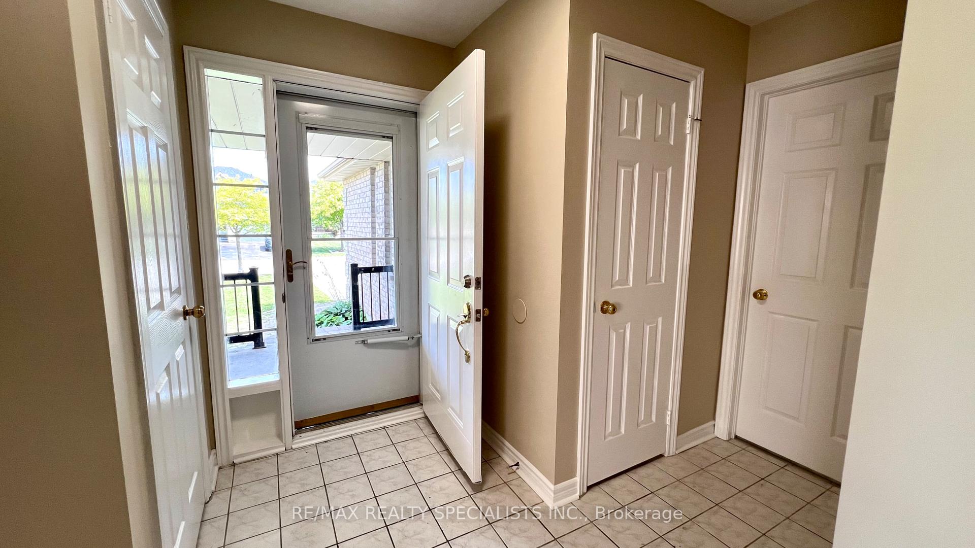 Photo 5 of 5 Russell Hill Drive, Barrie, Painswick South — HOMEH