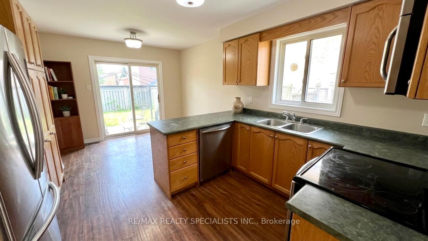 Photo 8 of 5 Russell Hill Drive, Barrie, Painswick South — HOMEH