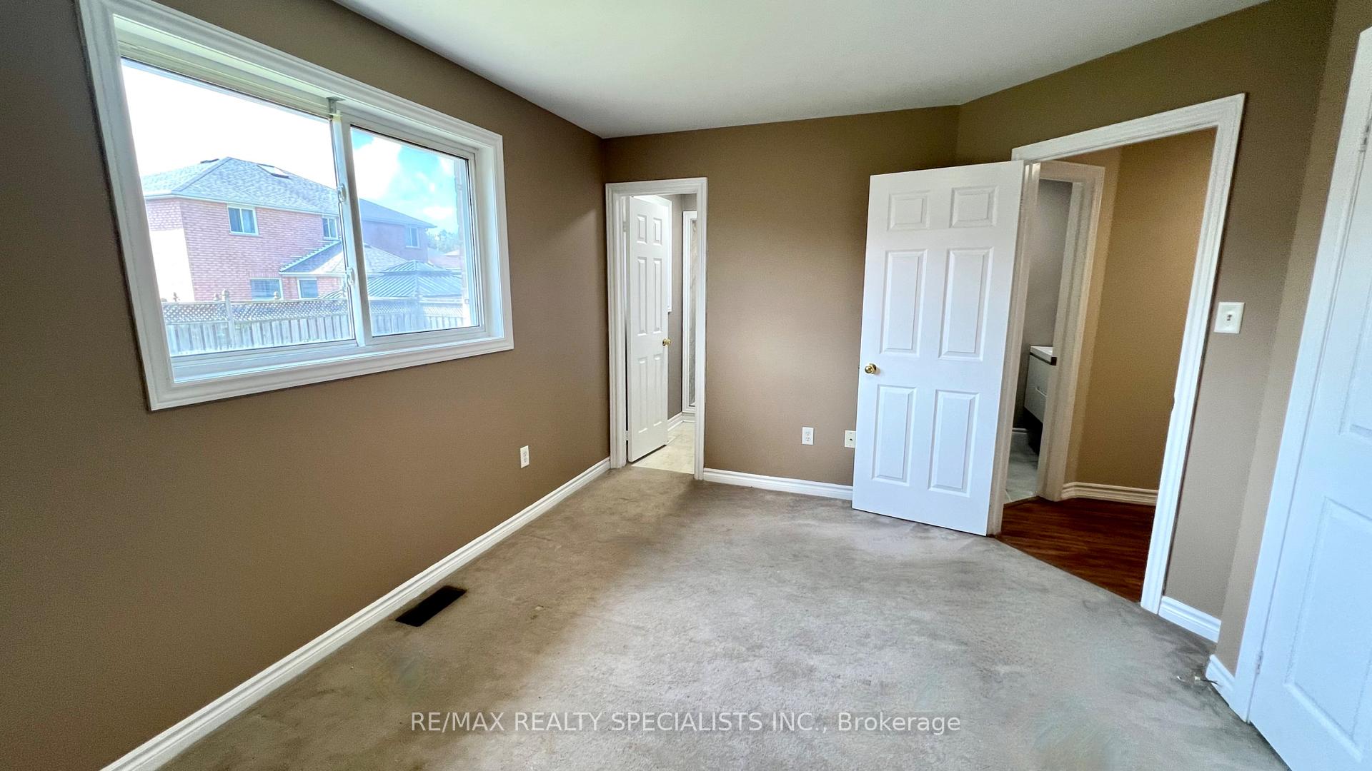 Photo 12 of 5 Russell Hill Drive, Barrie, Painswick South — HOMEH