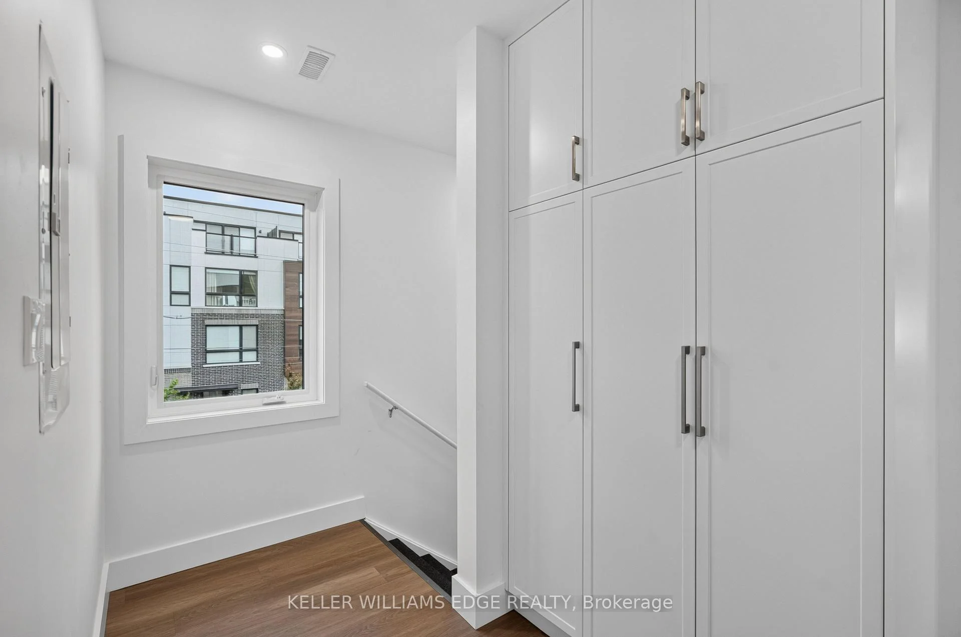 Photo 10 of Unit 4, 332 King Street W, Hamilton, Dundas — HOMEH