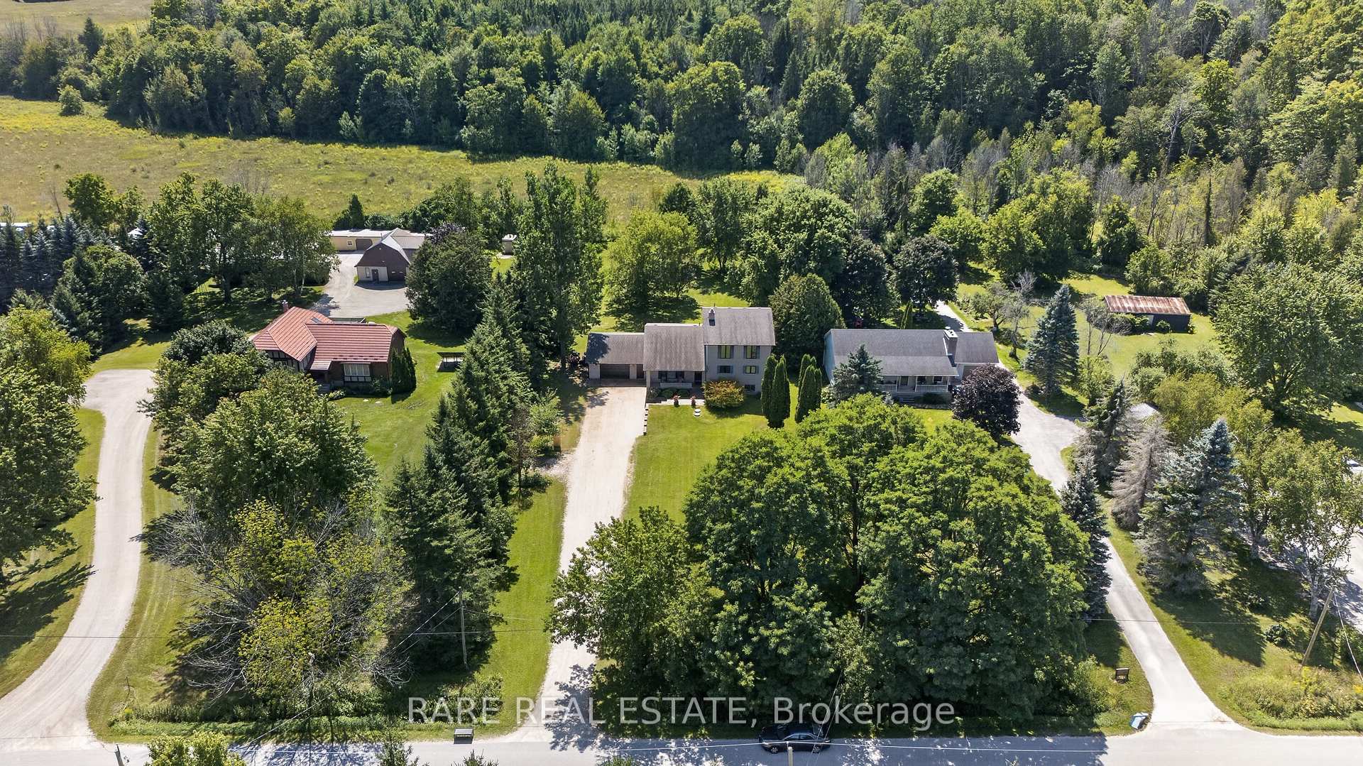 Photo 3 of 79 Caroline Street W, Clearview, Rural Clearview — HOMEH