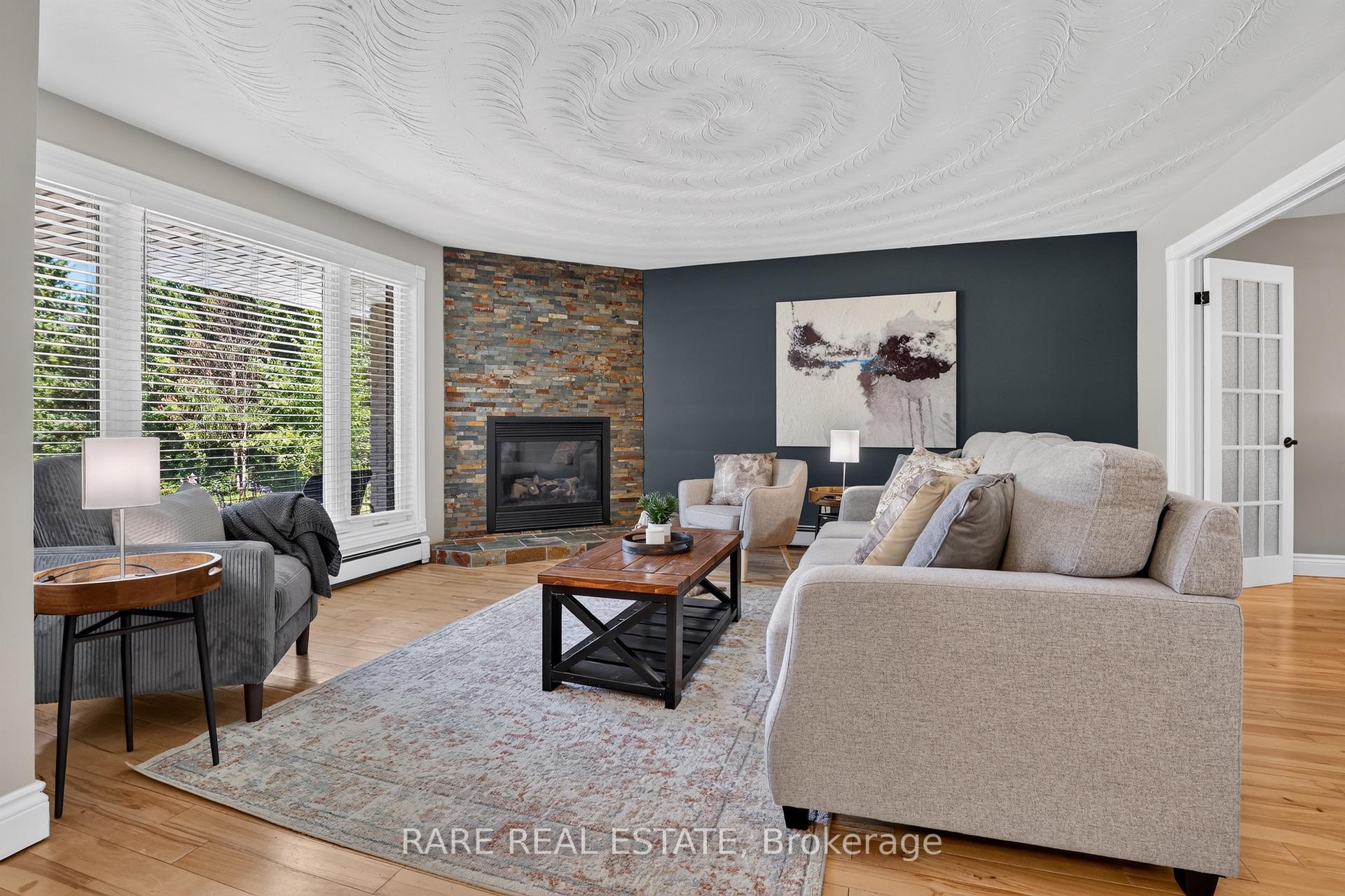 Photo 7 of 79 Caroline Street W, Clearview, Rural Clearview — HOMEH