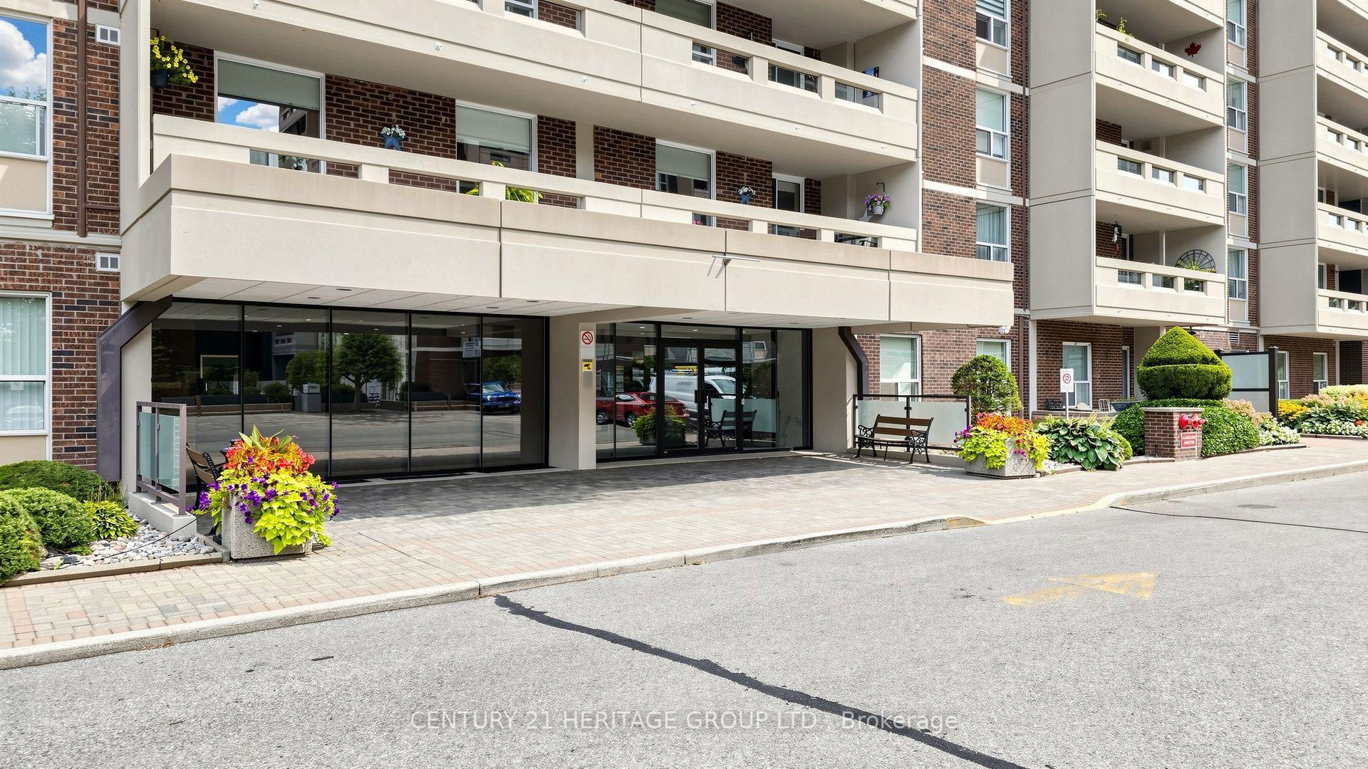 Photo 3 of Unit 1108, 60 Inverlochy Boulevard, Markham, Royal Orchard — HOMEH