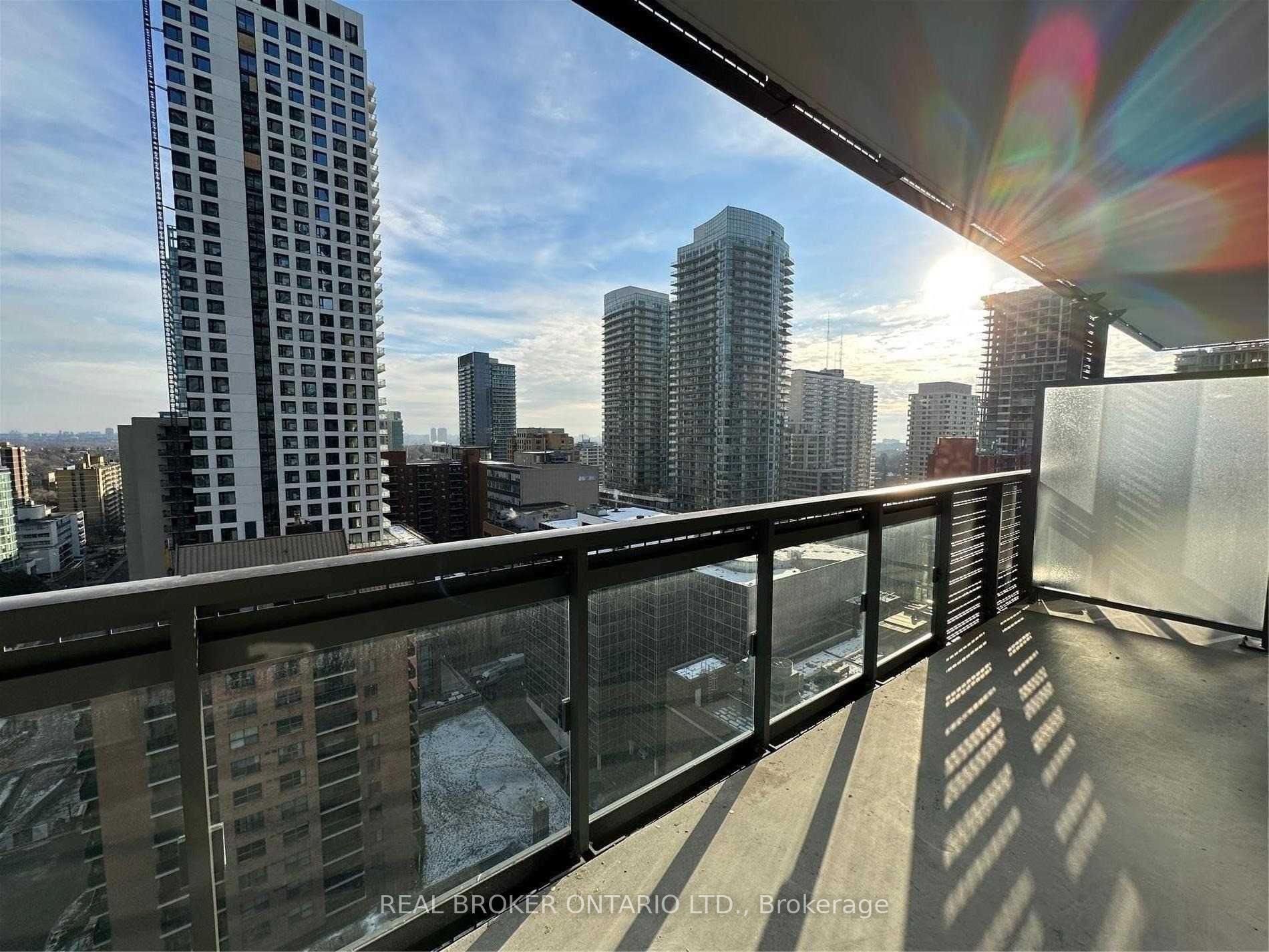 Photo 3 of Unit 1401, 39 Roehampton Avenue, Toronto, Mount Pleasant West — HOMEH