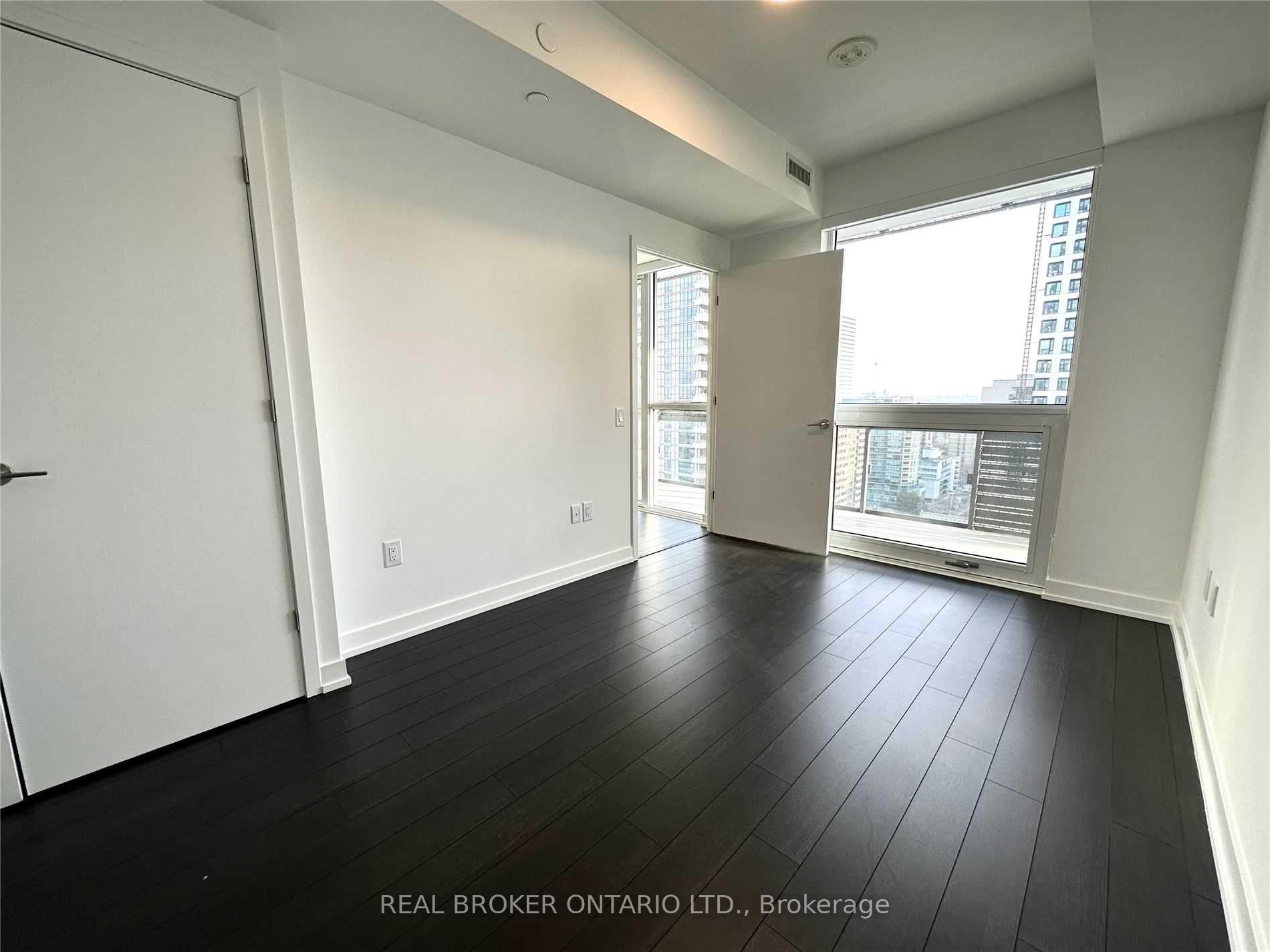Photo 4 of Unit 1401, 39 Roehampton Avenue, Toronto, Mount Pleasant West — HOMEH