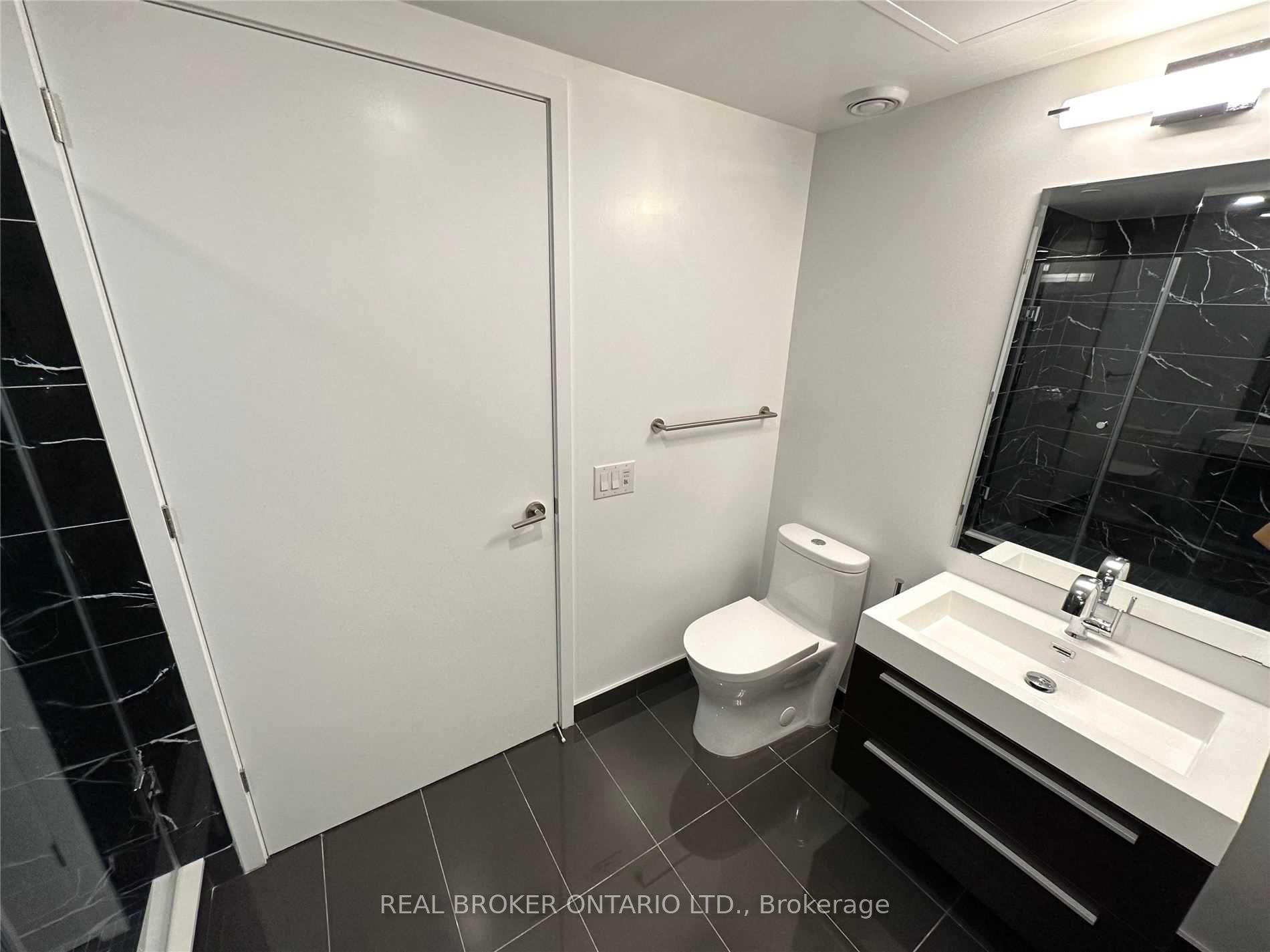 Photo 6 of Unit 1401, 39 Roehampton Avenue, Toronto, Mount Pleasant West — HOMEH