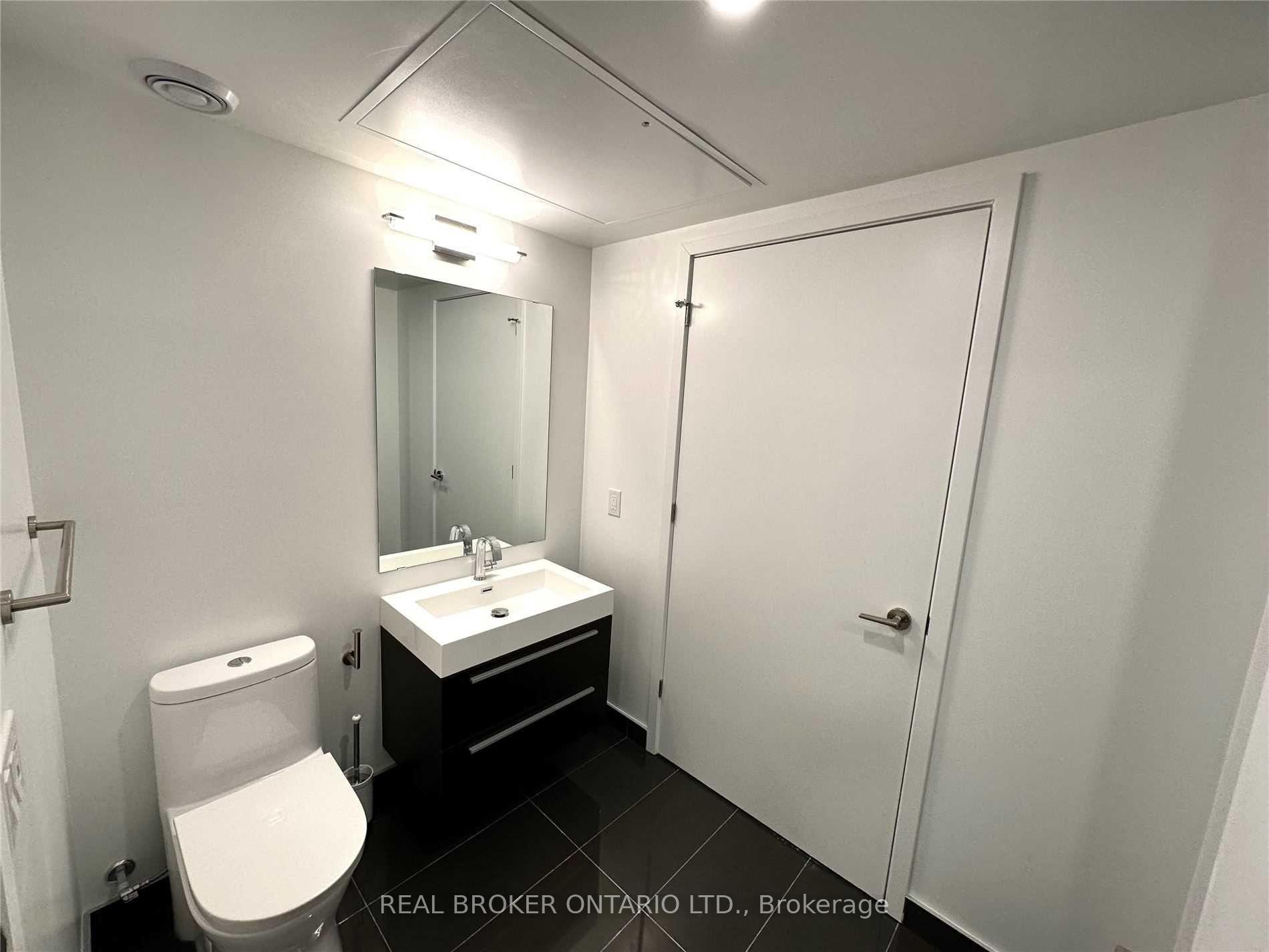 Photo 7 of Unit 1401, 39 Roehampton Avenue, Toronto, Mount Pleasant West — HOMEH