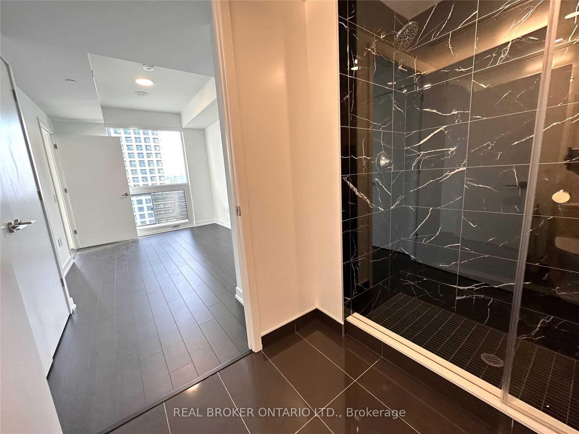 Photo 8 of Unit 1401, 39 Roehampton Avenue, Toronto, Mount Pleasant West — HOMEH