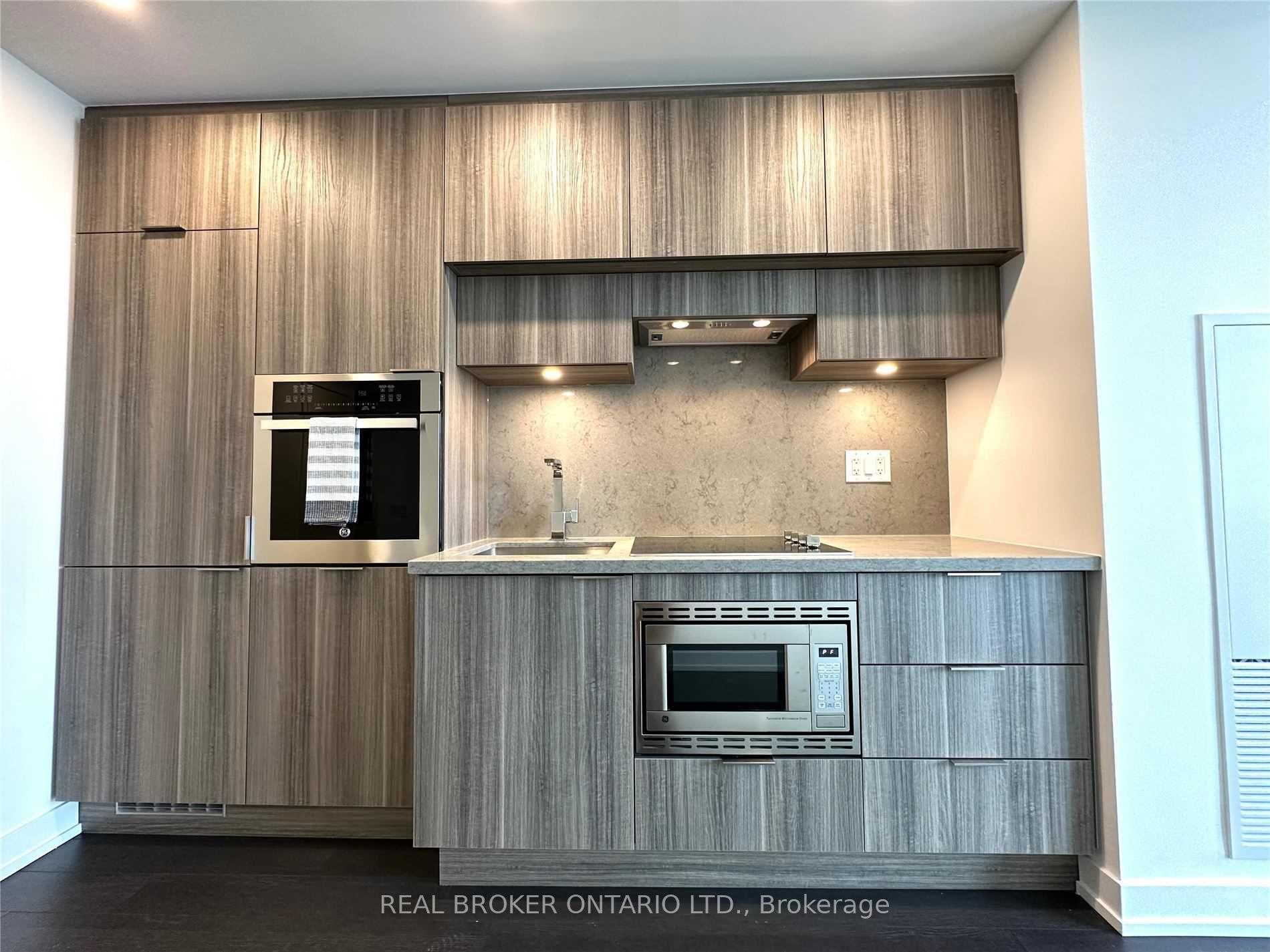 Photo 16 of Unit 1401, 39 Roehampton Avenue, Toronto, Mount Pleasant West — HOMEH