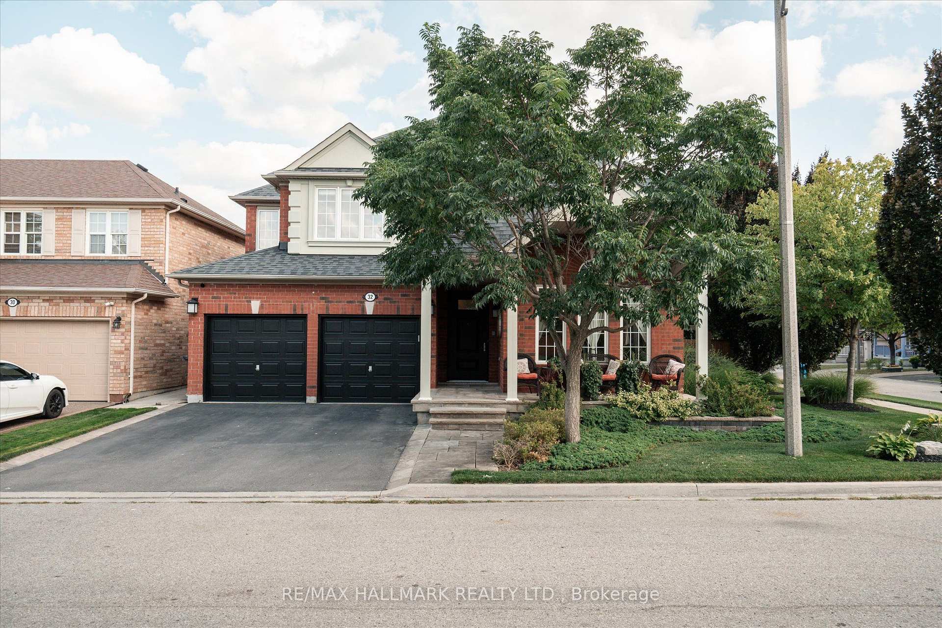 Photo 2 of 32 Redcastle Street, Brampton, Fletcher's Meadow — HOMEH