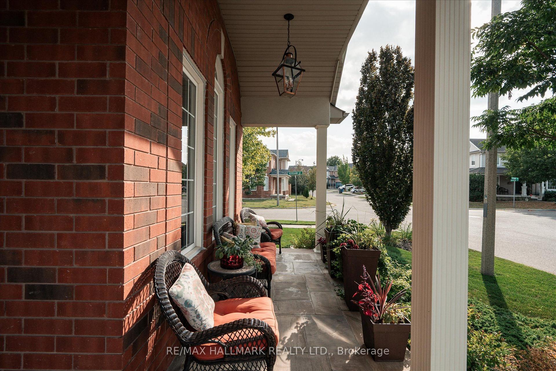 Photo 9 of 32 Redcastle Street, Brampton, Fletcher's Meadow — HOMEH