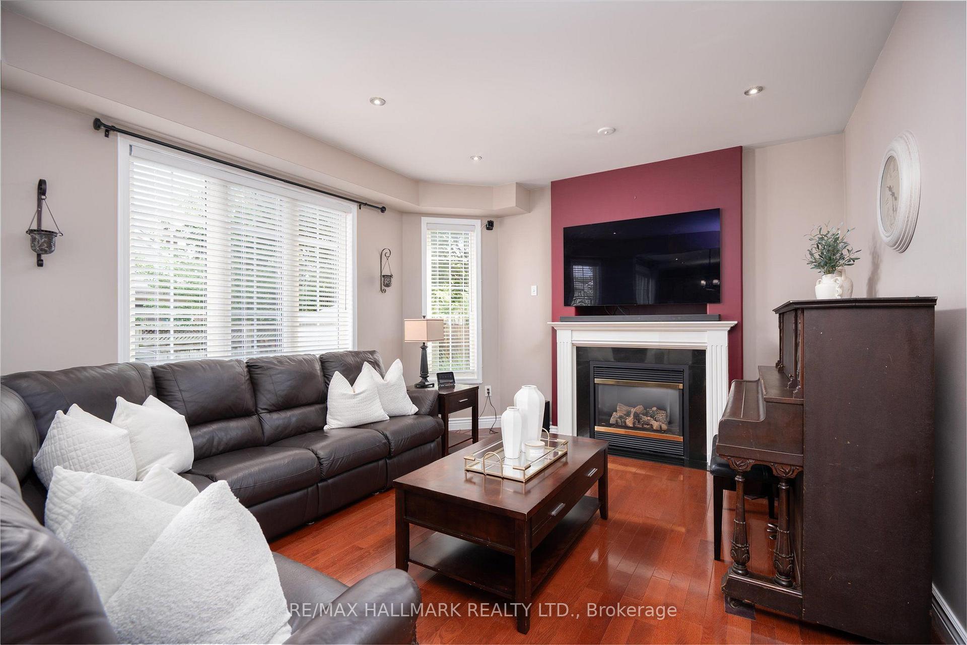 Photo 18 of 32 Redcastle Street, Brampton, Fletcher's Meadow — HOMEH