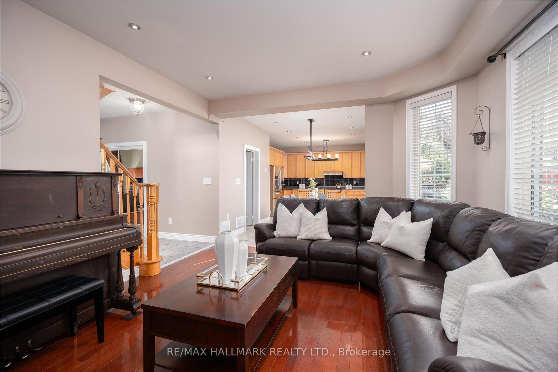 Photo 19 of 32 Redcastle Street, Brampton, Fletcher's Meadow — HOMEH