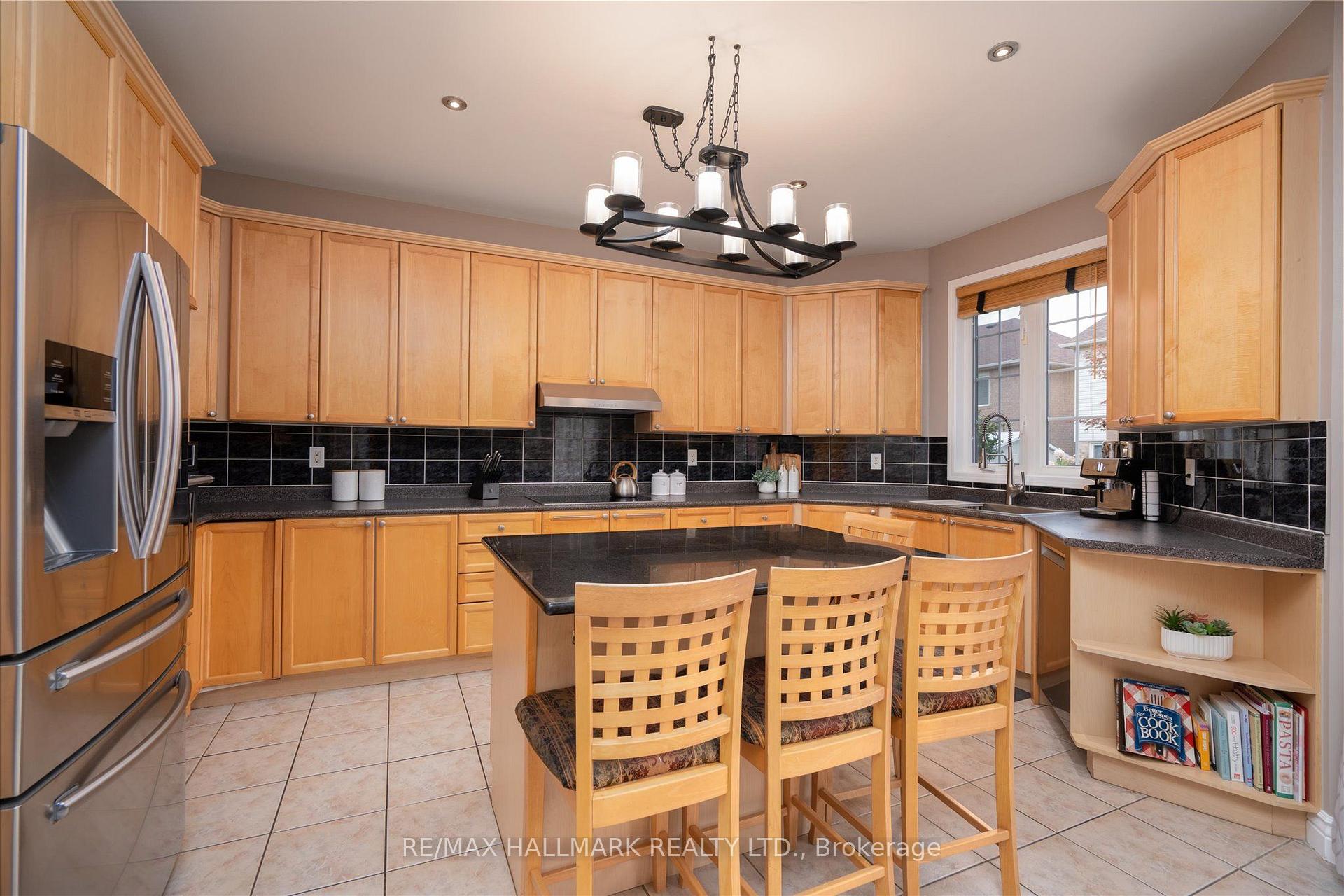 Photo 21 of 32 Redcastle Street, Brampton, Fletcher's Meadow — HOMEH