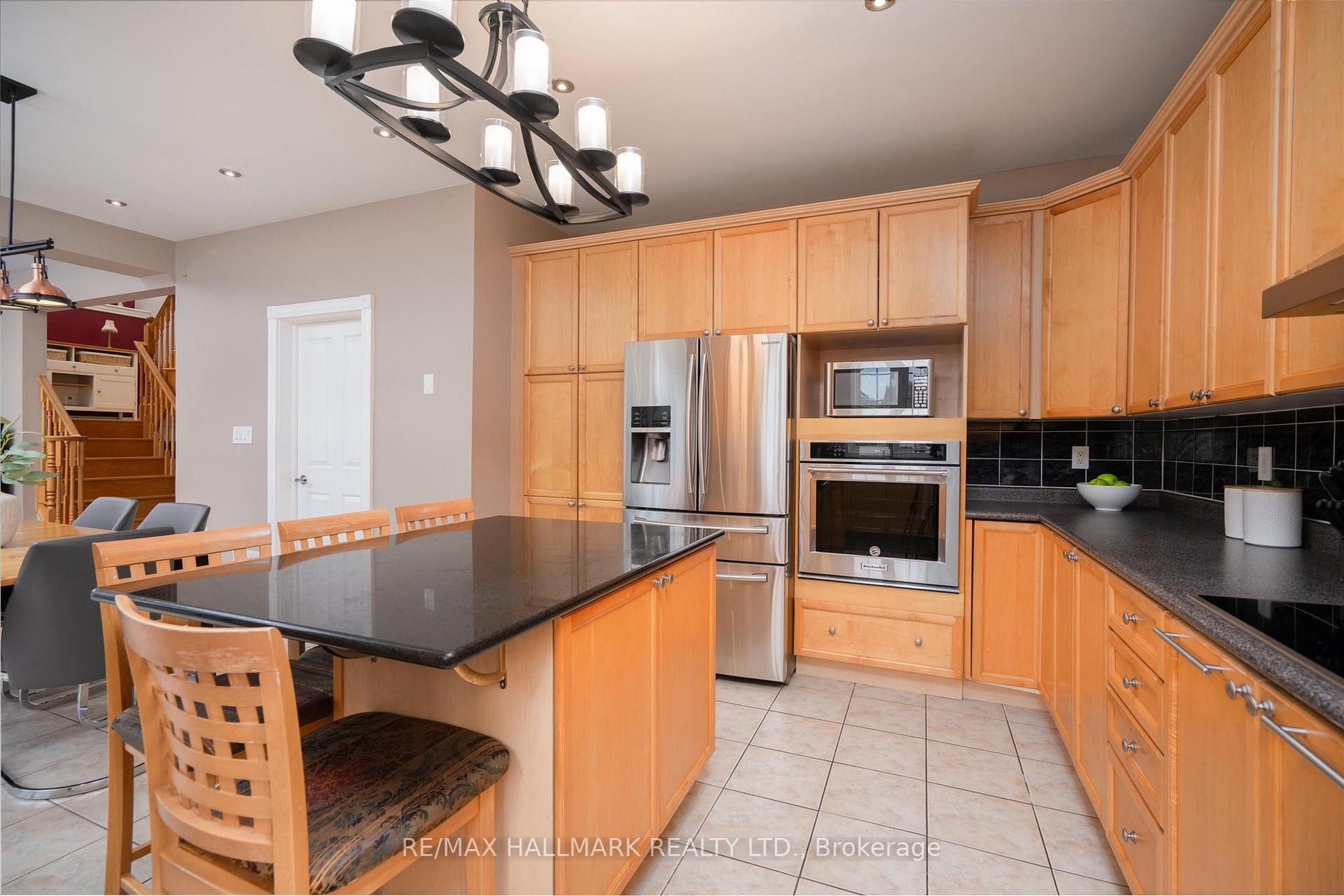 Photo 23 of 32 Redcastle Street, Brampton, Fletcher's Meadow — HOMEH