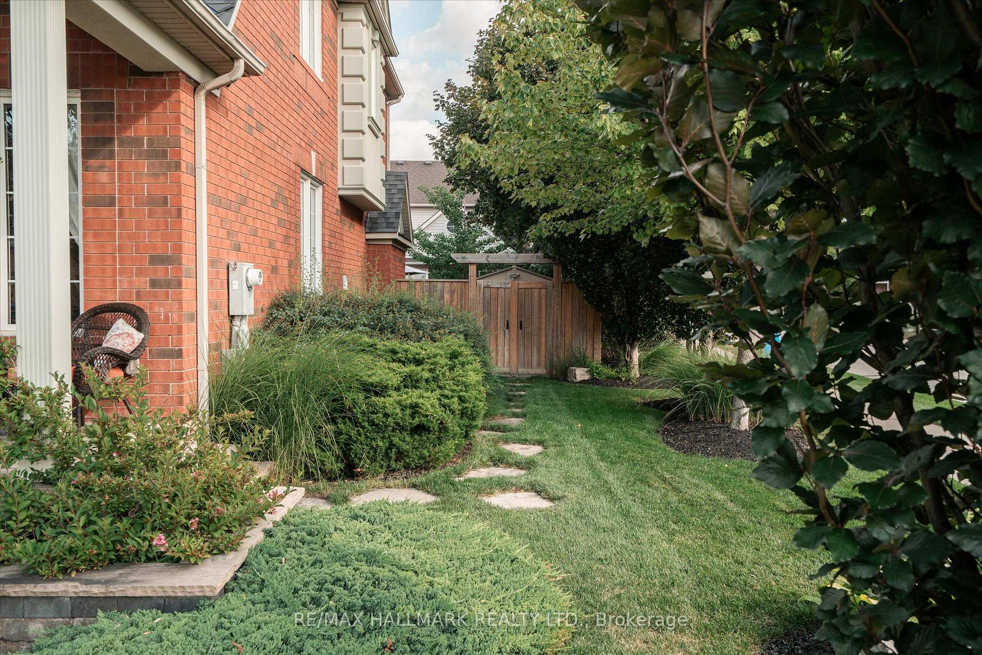 Photo 43 of 32 Redcastle Street, Brampton, Fletcher's Meadow — HOMEH