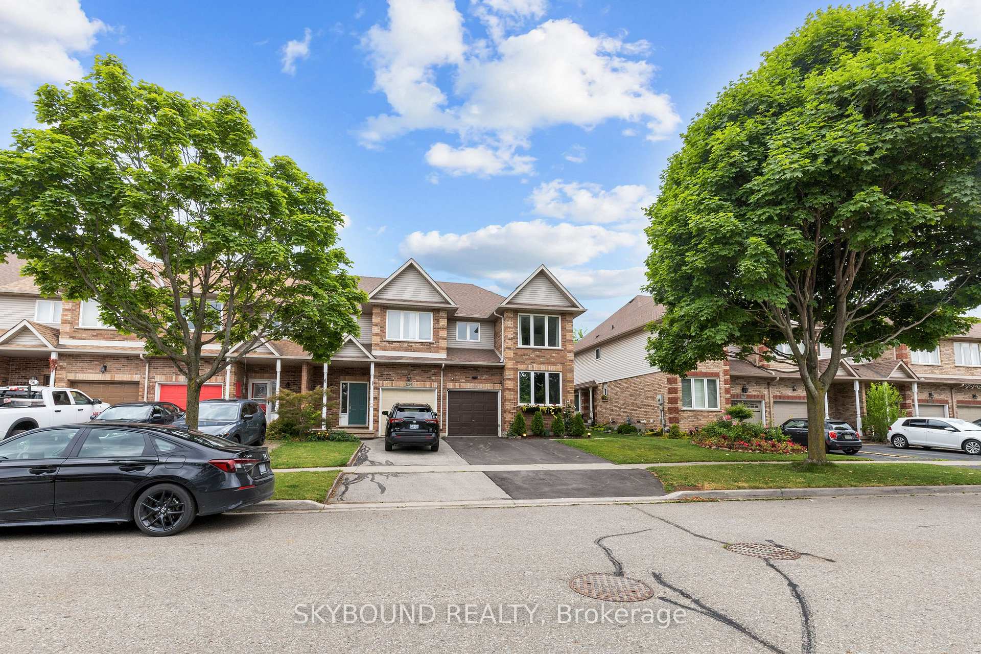 Photo 2 of 1296 Blanshard Drive, Burlington, Tansley — HOMEH