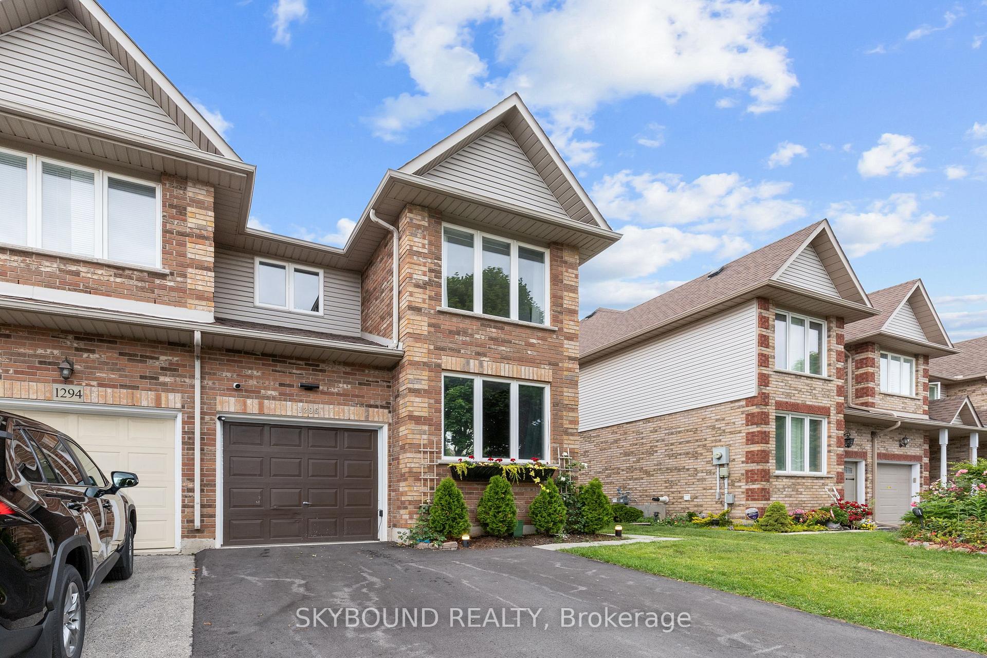 Photo 4 of 1296 Blanshard Drive, Burlington, Tansley — HOMEH