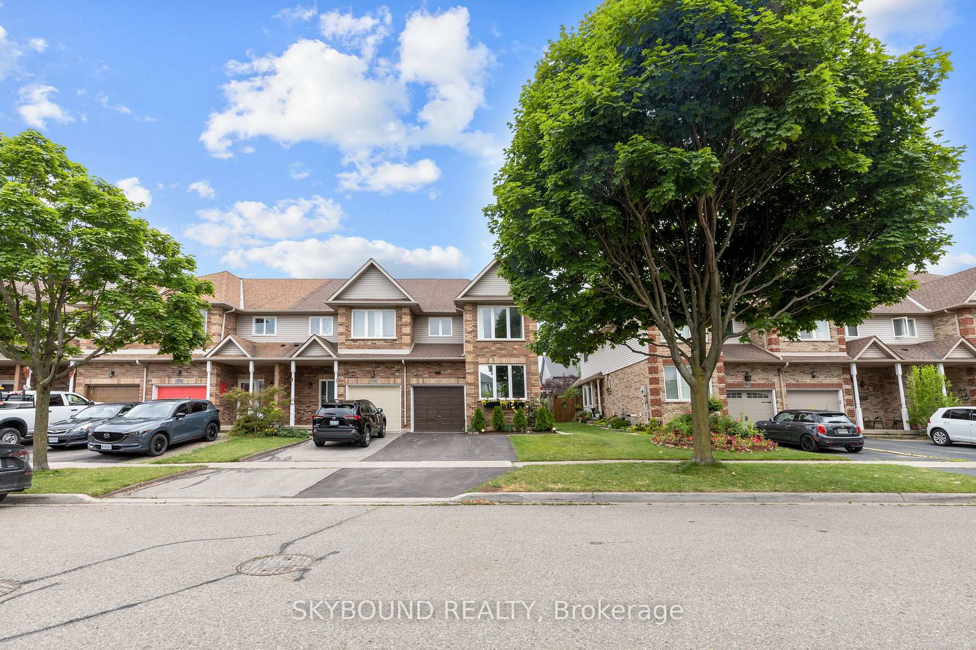 Photo 5 of 1296 Blanshard Drive, Burlington, Tansley — HOMEH