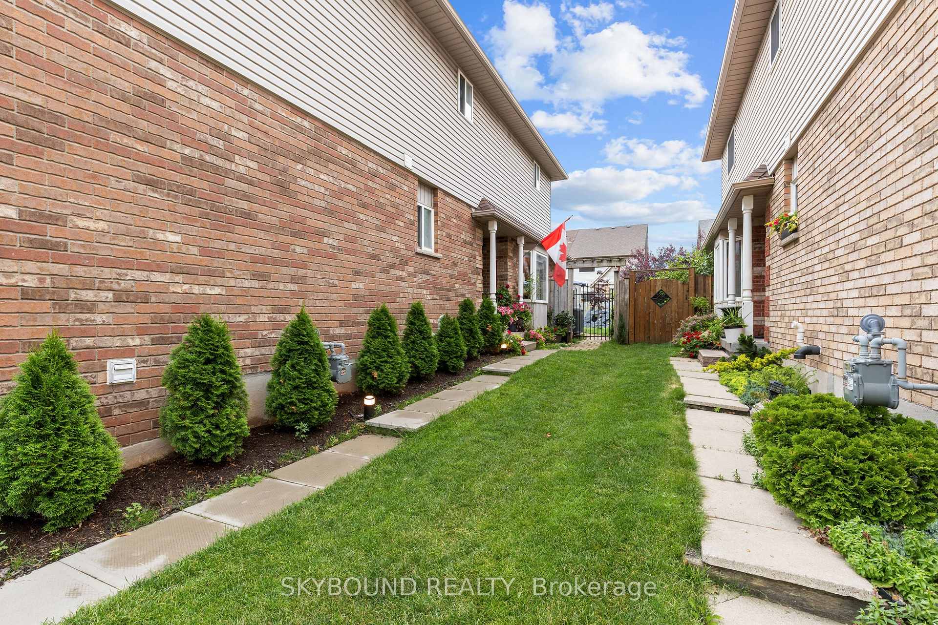 Photo 6 of 1296 Blanshard Drive, Burlington, Tansley — HOMEH