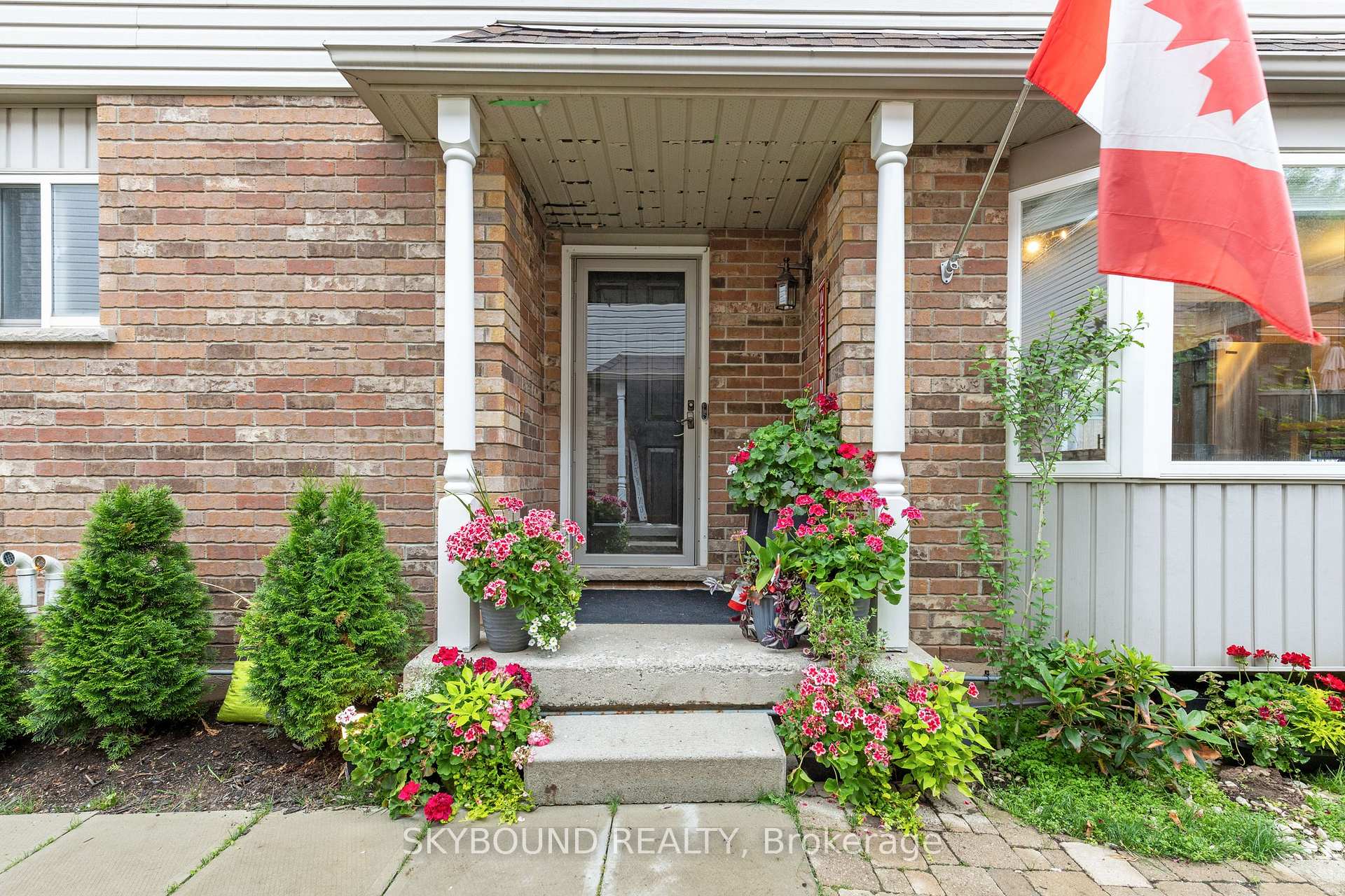 Photo 7 of 1296 Blanshard Drive, Burlington, Tansley — HOMEH