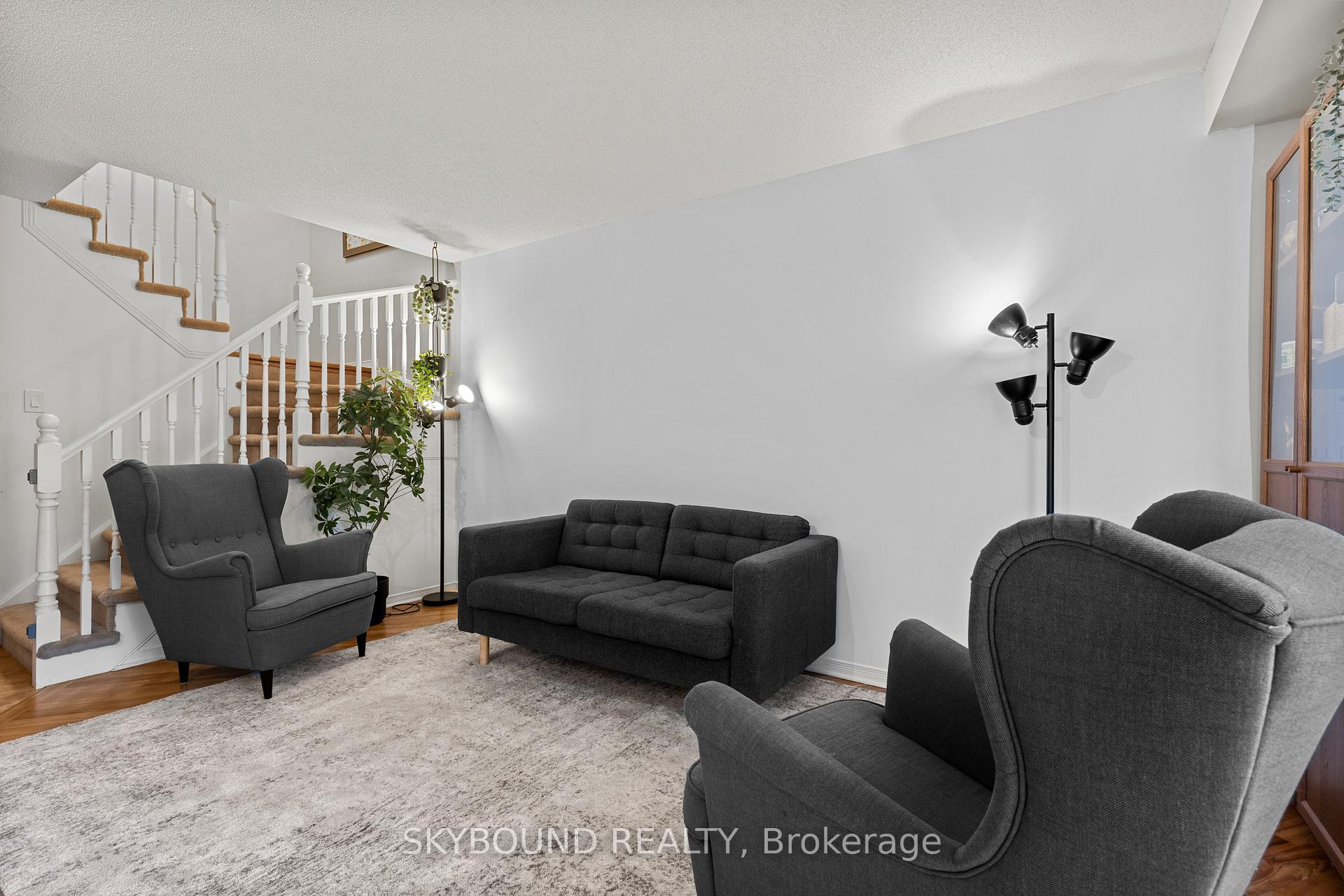 Photo 9 of 1296 Blanshard Drive, Burlington, Tansley — HOMEH