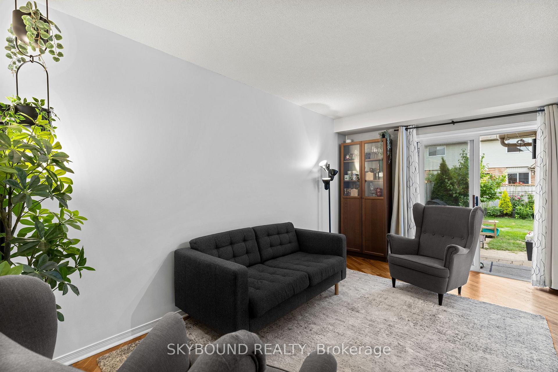 Photo 8 of 1296 Blanshard Drive, Burlington, Tansley — HOMEH