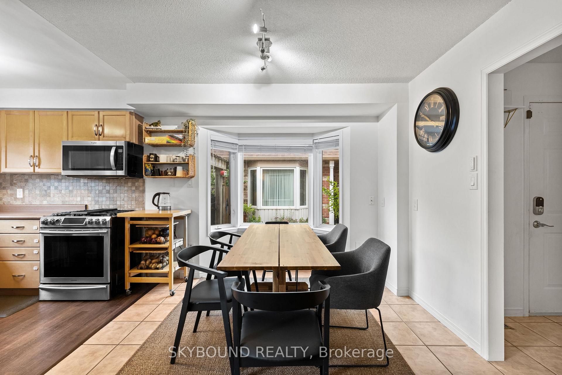 Photo 10 of 1296 Blanshard Drive, Burlington, Tansley — HOMEH