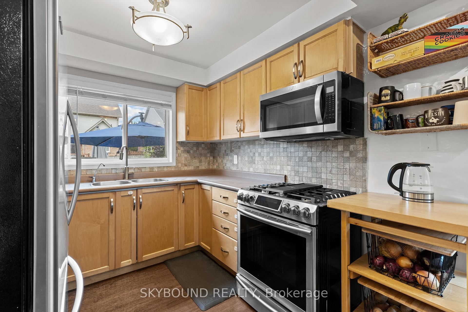 Photo 12 of 1296 Blanshard Drive, Burlington, Tansley — HOMEH