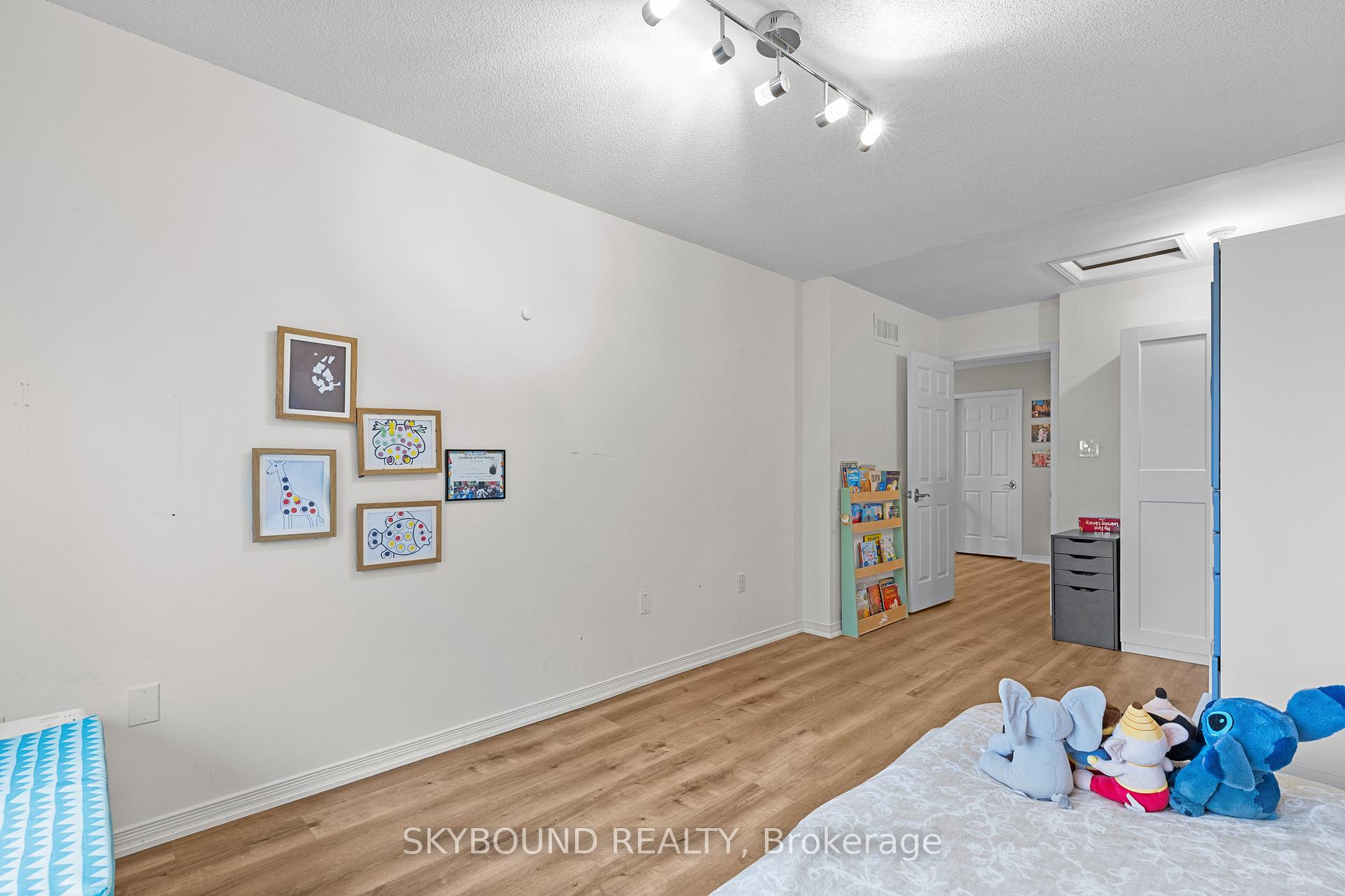Photo 18 of 1296 Blanshard Drive, Burlington, Tansley — HOMEH