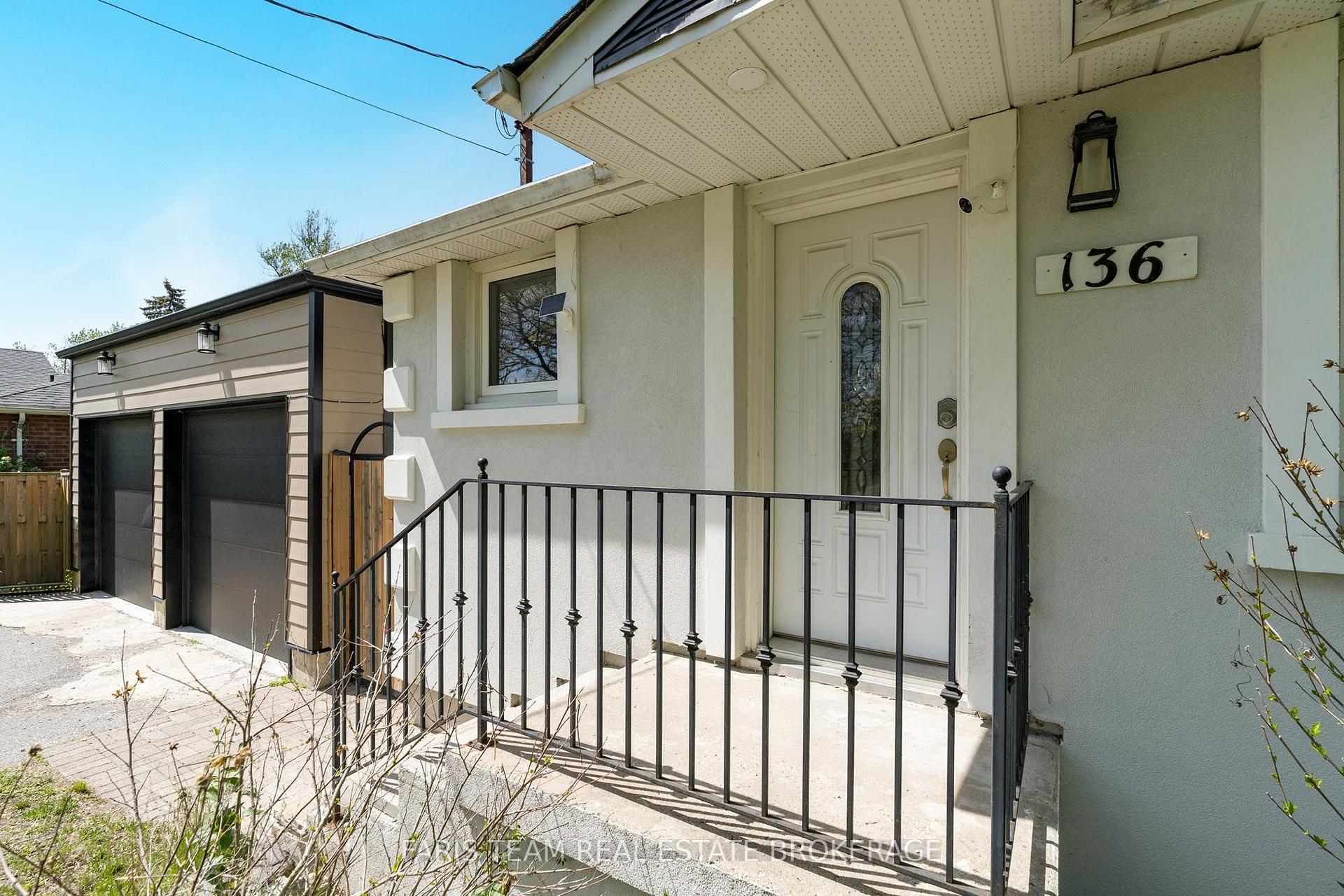 Photo 5 of 136 Oriole Drive, East Gwillimbury, Holland Landing — HOMEH