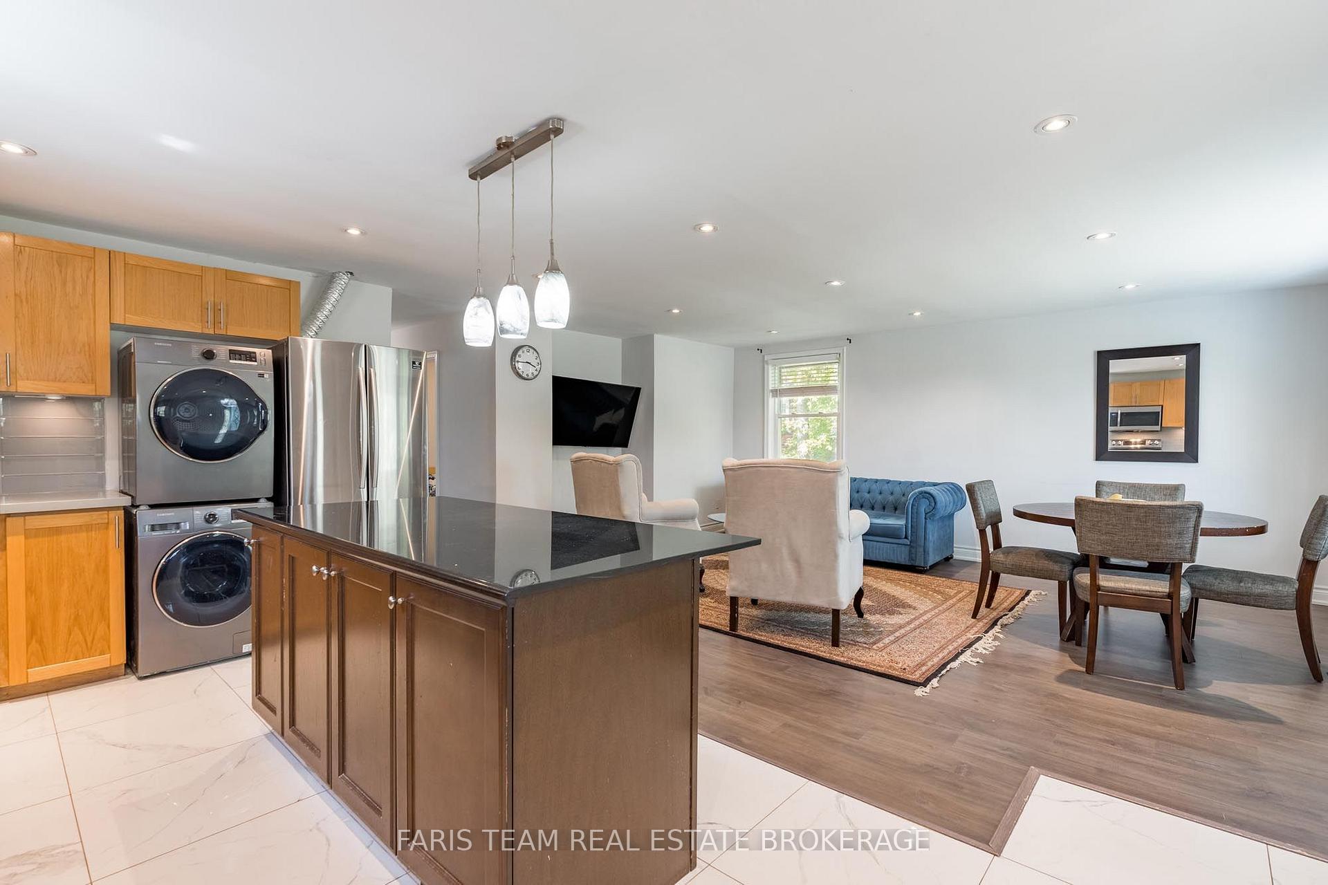 Photo 10 of 136 Oriole Drive, East Gwillimbury, Holland Landing — HOMEH