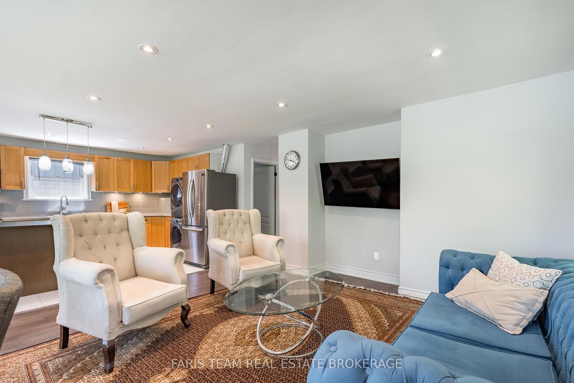 Photo 13 of 136 Oriole Drive, East Gwillimbury, Holland Landing — HOMEH