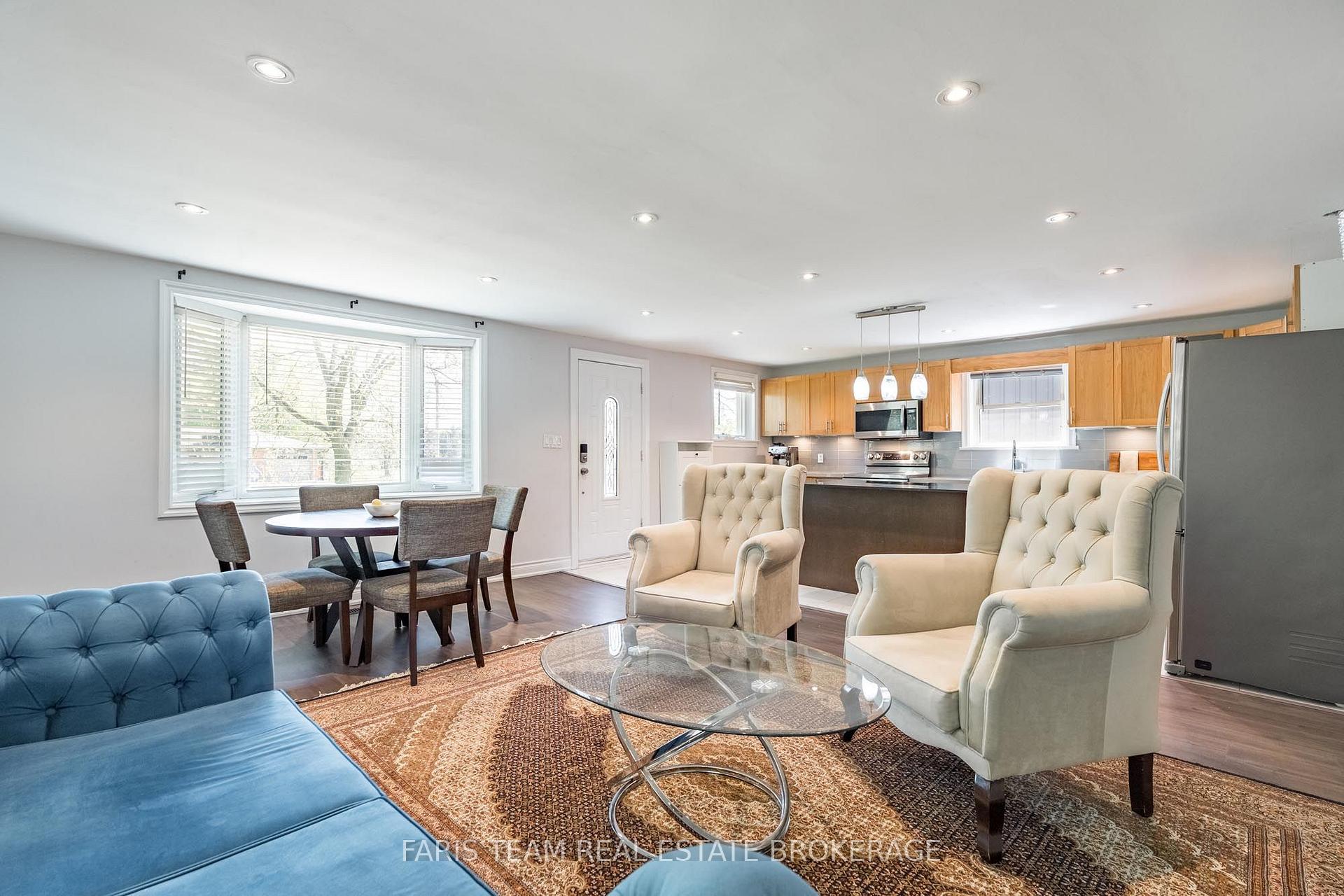 Photo 14 of 136 Oriole Drive, East Gwillimbury, Holland Landing — HOMEH