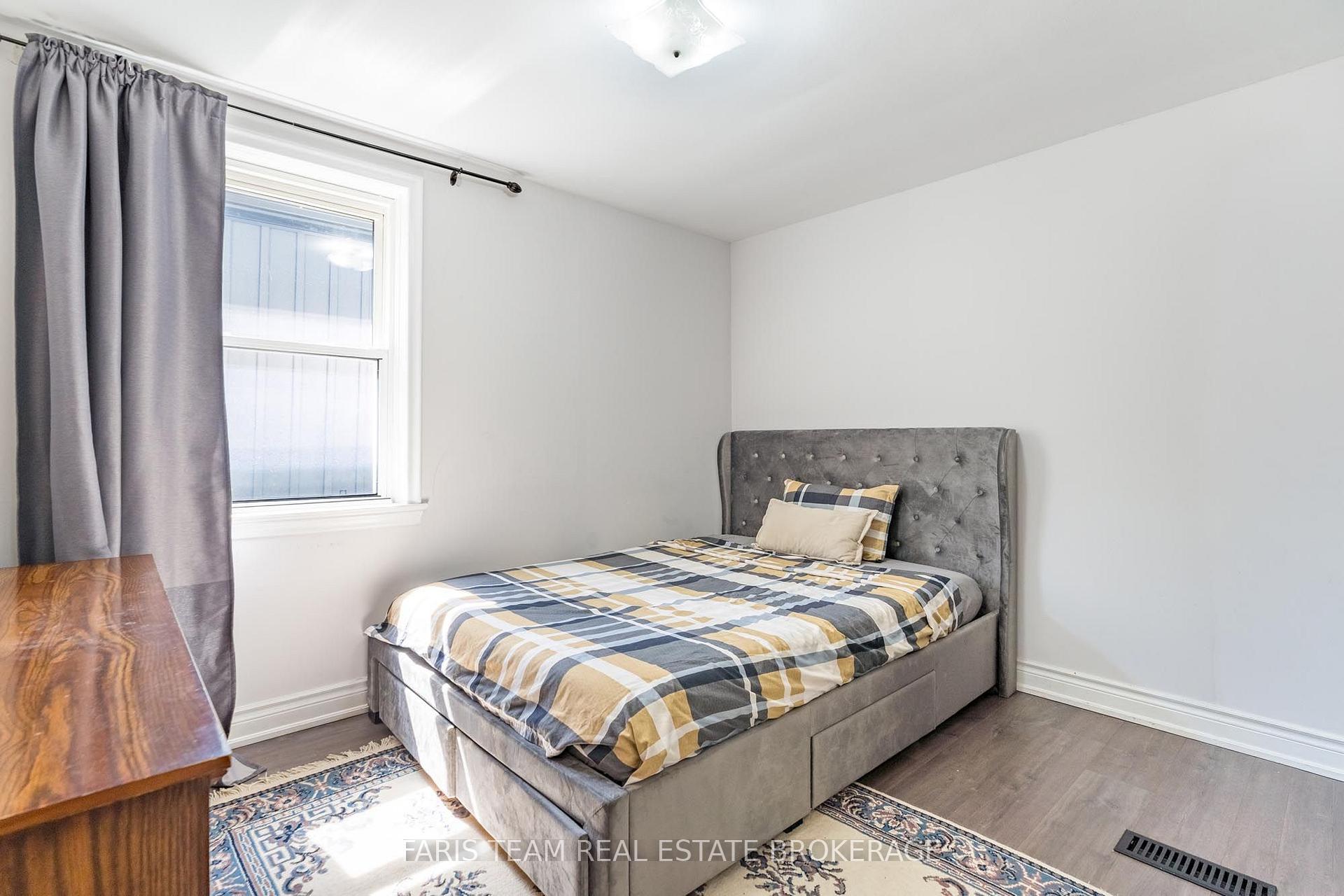 Photo 15 of 136 Oriole Drive, East Gwillimbury, Holland Landing — HOMEH