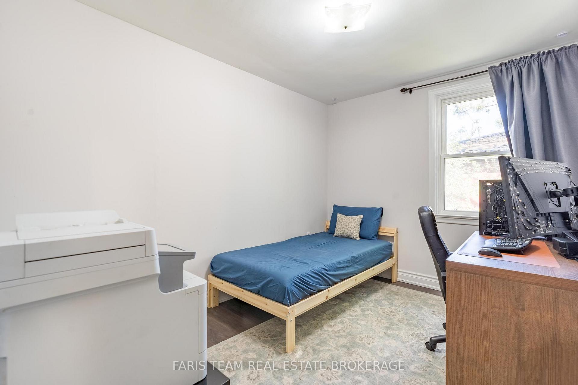 Photo 18 of 136 Oriole Drive, East Gwillimbury, Holland Landing — HOMEH