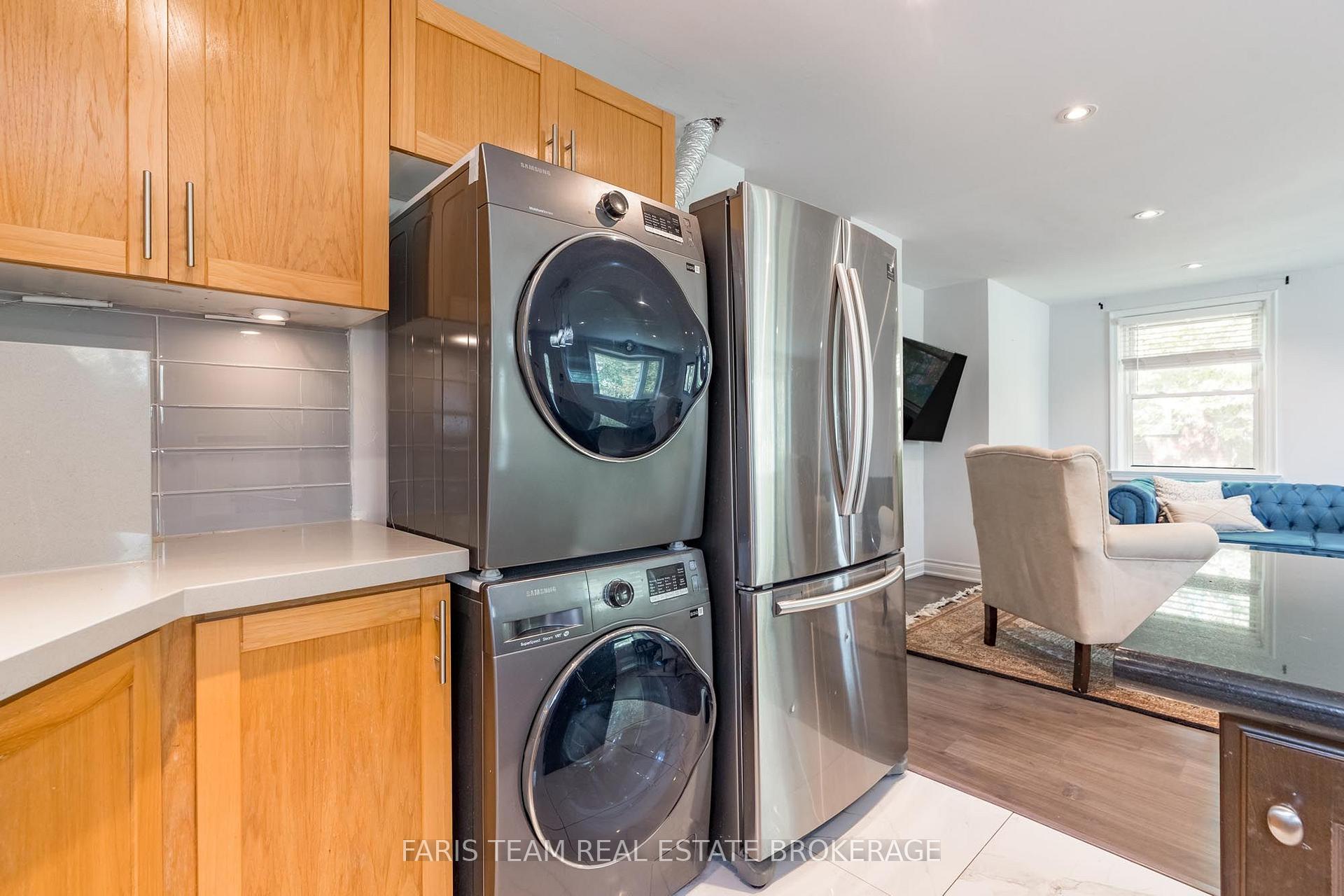 Photo 21 of 136 Oriole Drive, East Gwillimbury, Holland Landing — HOMEH