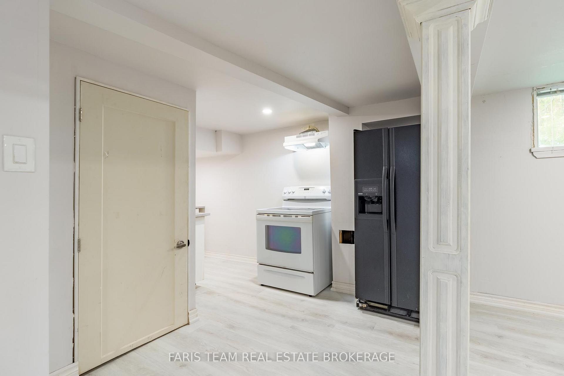 Photo 23 of 136 Oriole Drive, East Gwillimbury, Holland Landing — HOMEH